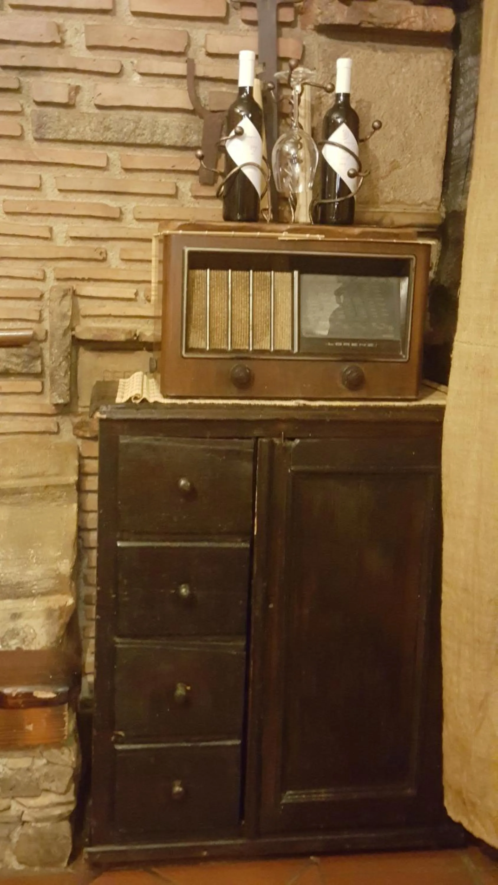 Restaurant/places to eat in Martina Guest house-Rooms