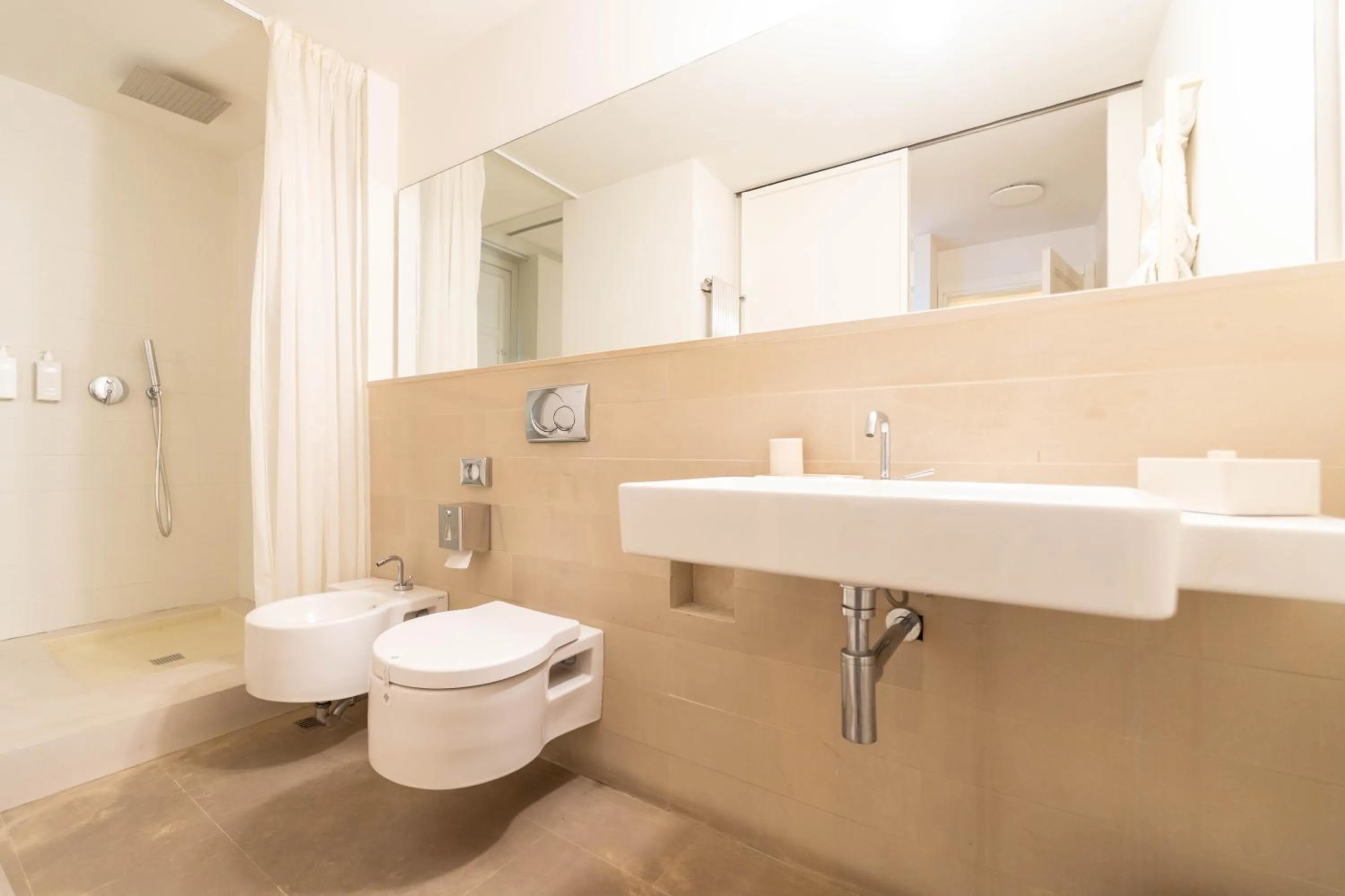 Shower in Shalai - Exclusive SPA and small gourmet hotel