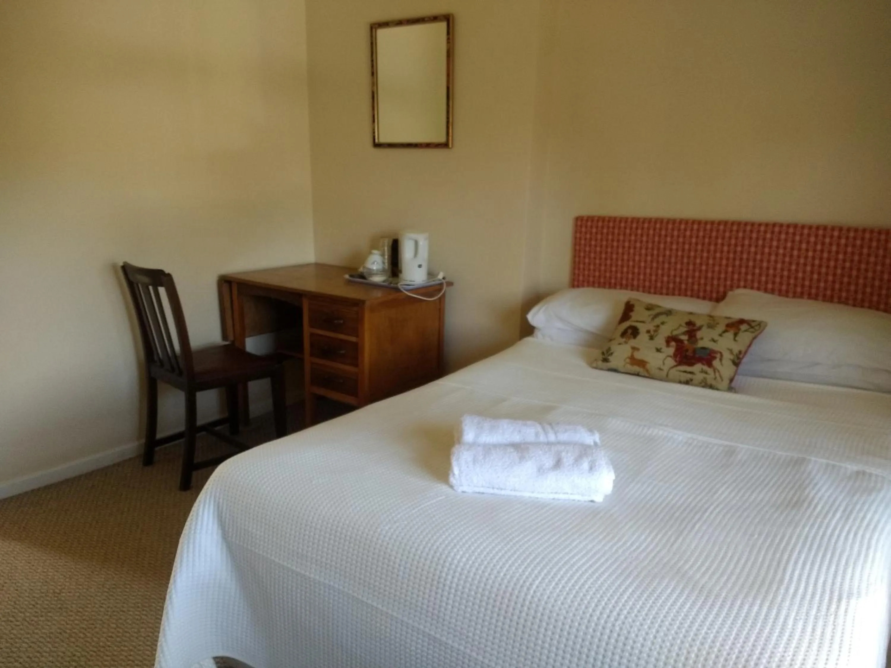 Photo of the whole room, Bed in Lisieux House on Lough Neagh