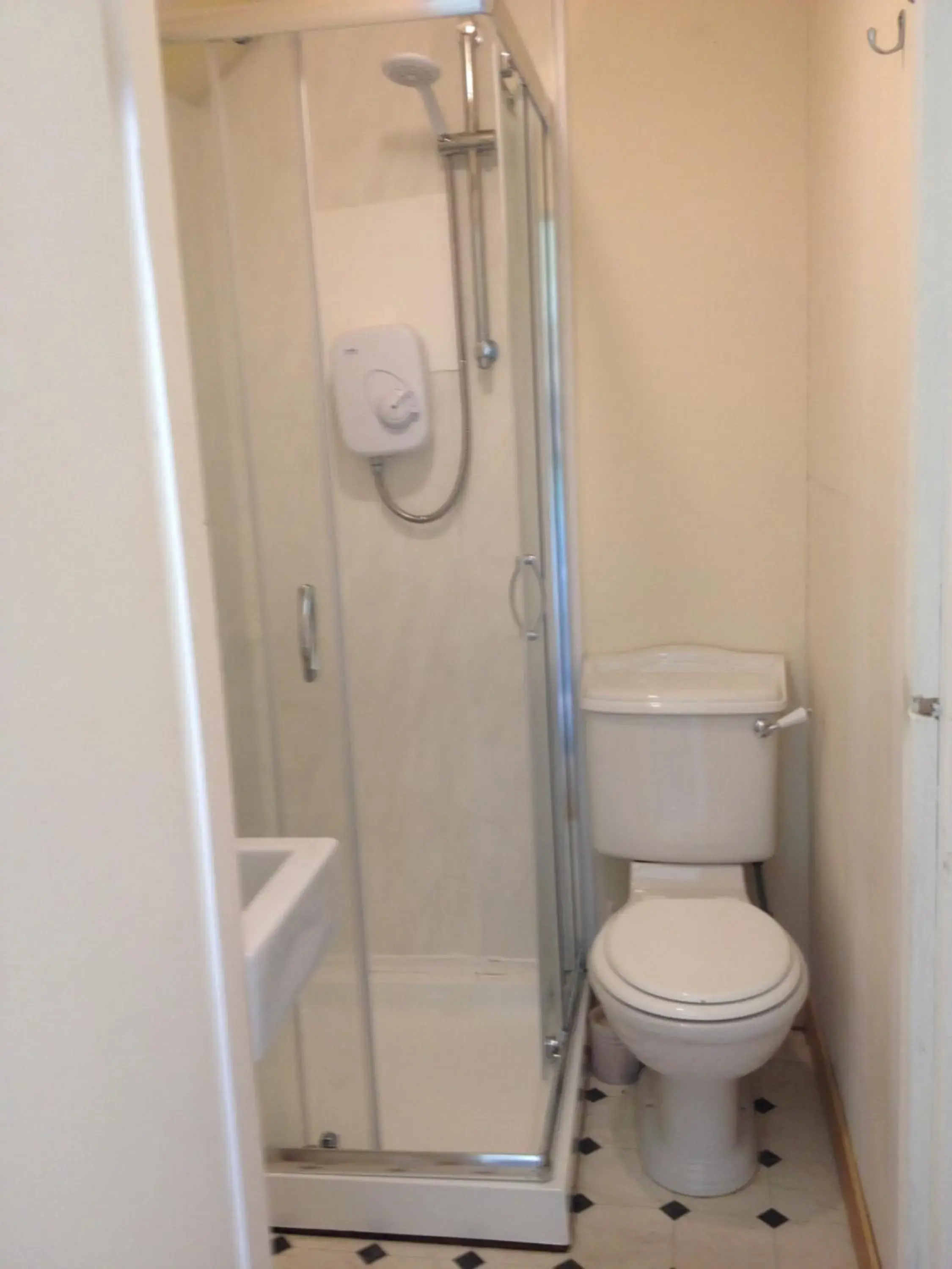 Double Room with Private Bathroom in Lisieux House on Lough Neagh Double Room with Private Bathroom in Lisieux House on Lough Neagh