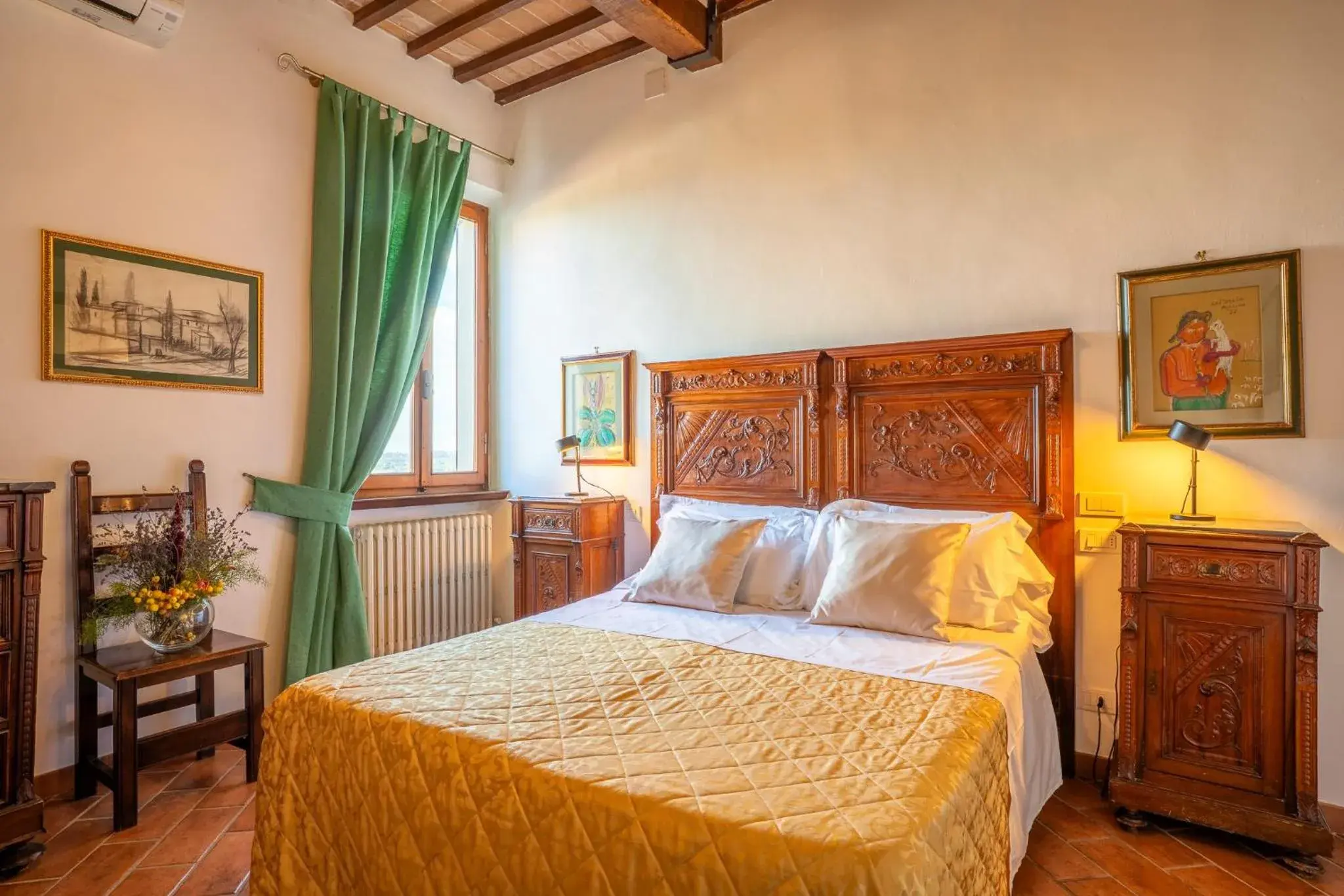 Large Double Room in La Corte Medicea Large Double Room in La Corte Medicea