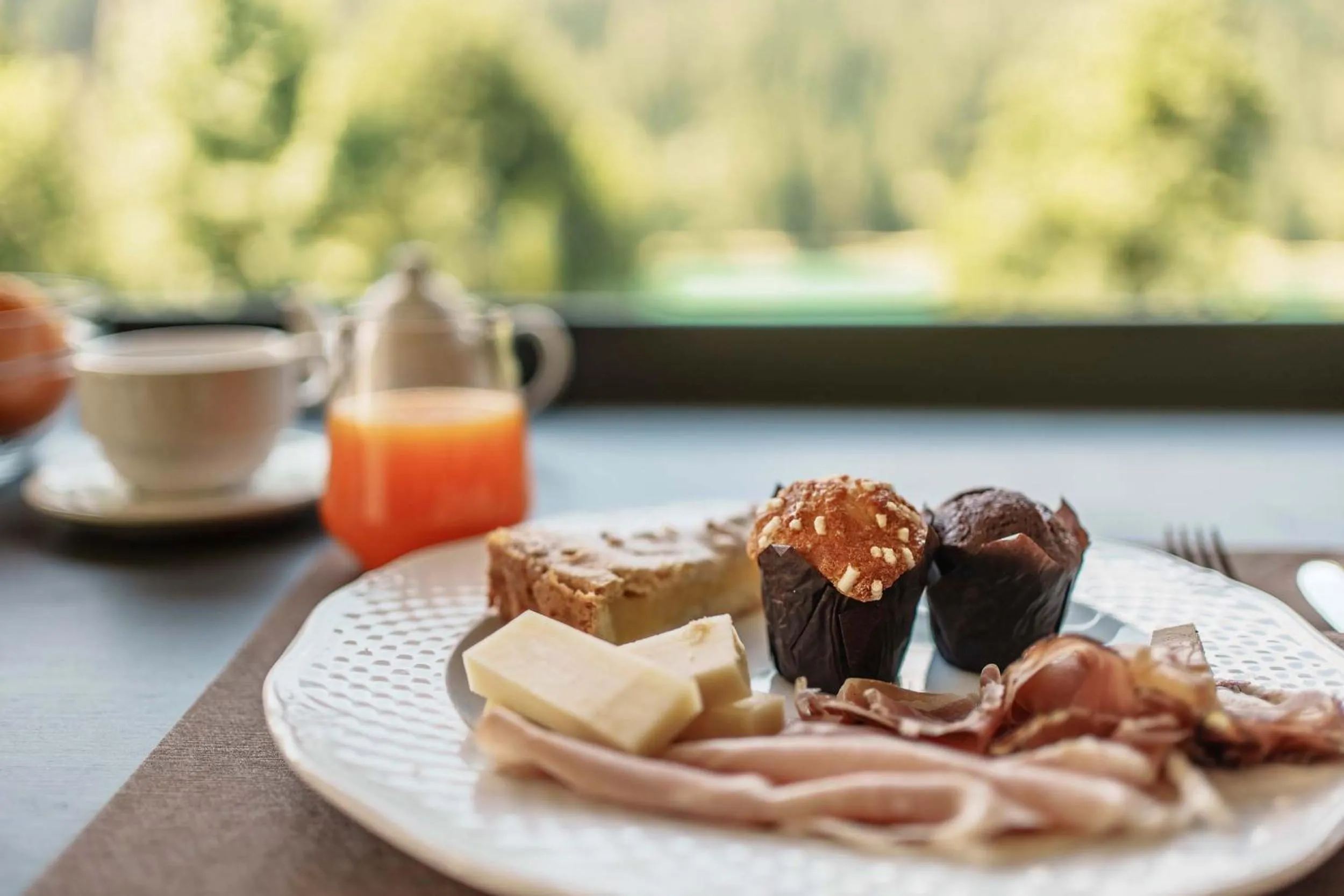 Breakfast in HOTEL AURONZO - outdoor basecamp