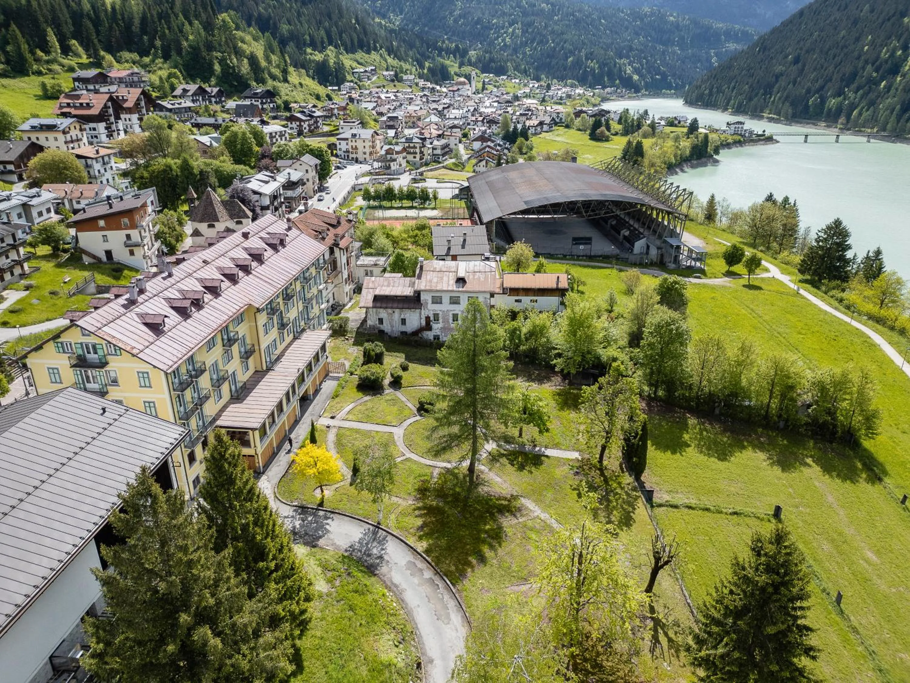 Garden in HOTEL AURONZO - outdoor basecamp