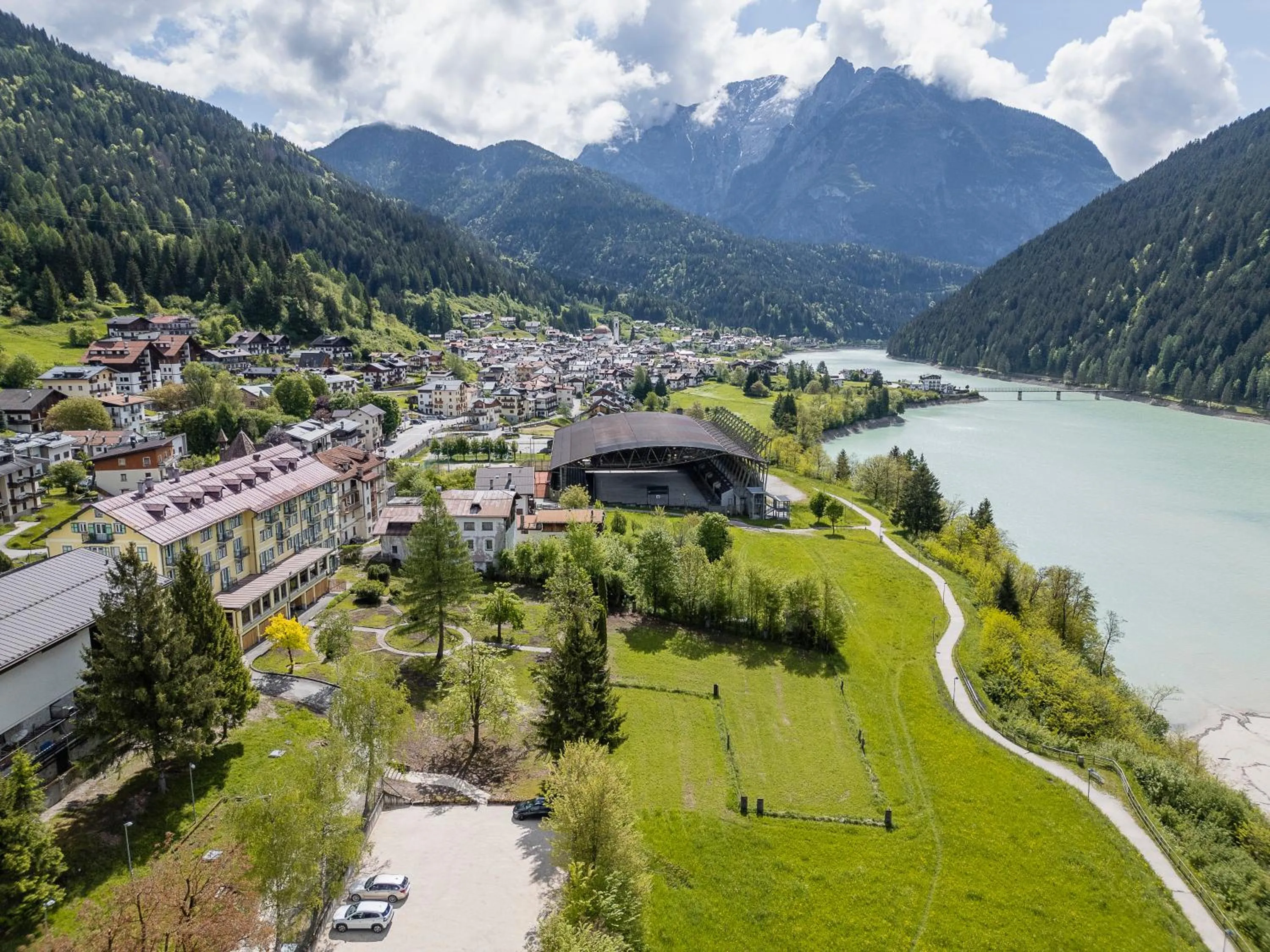Garden in HOTEL AURONZO - outdoor basecamp