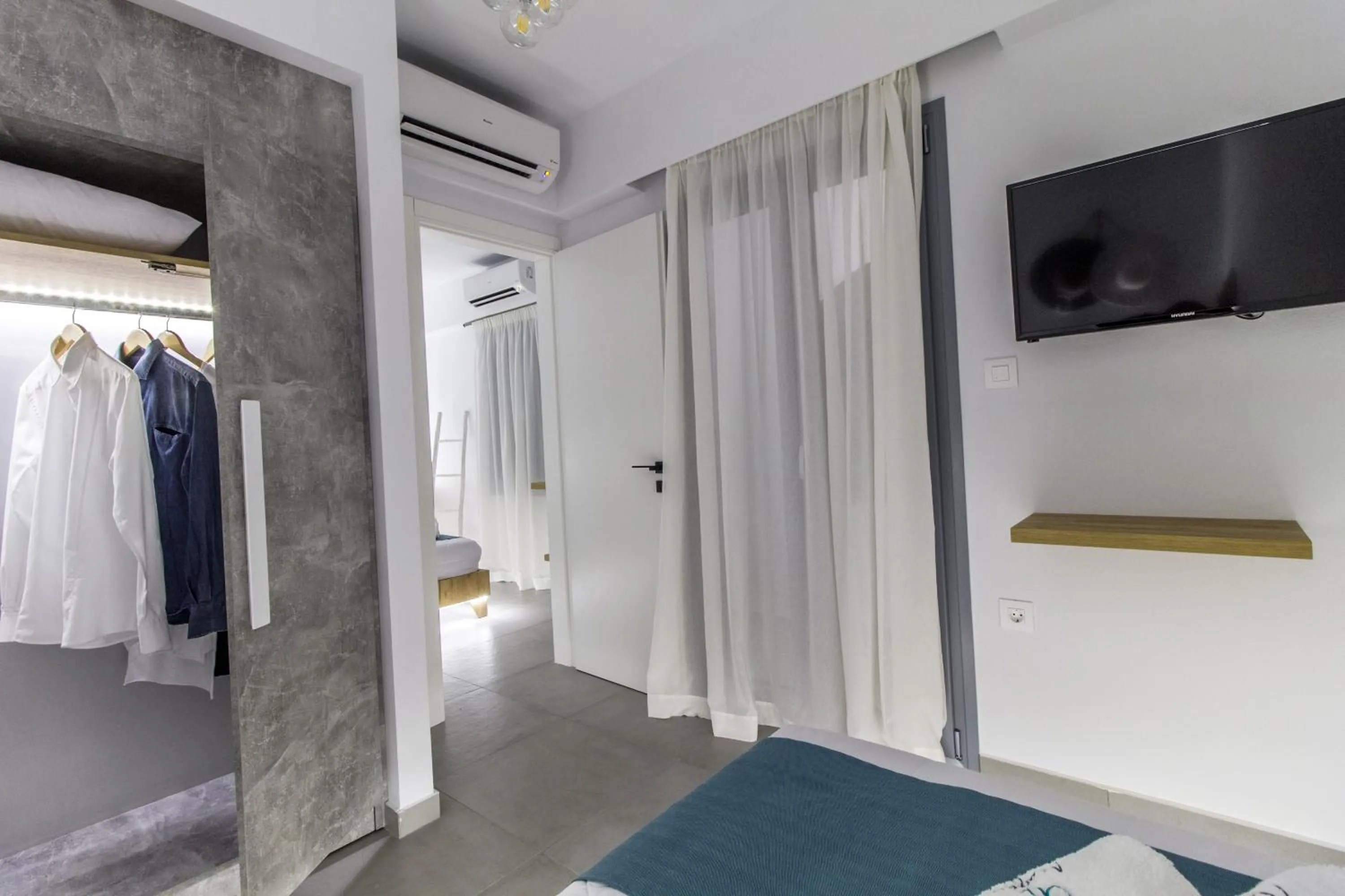 TV and multimedia in Margaret of Naxos