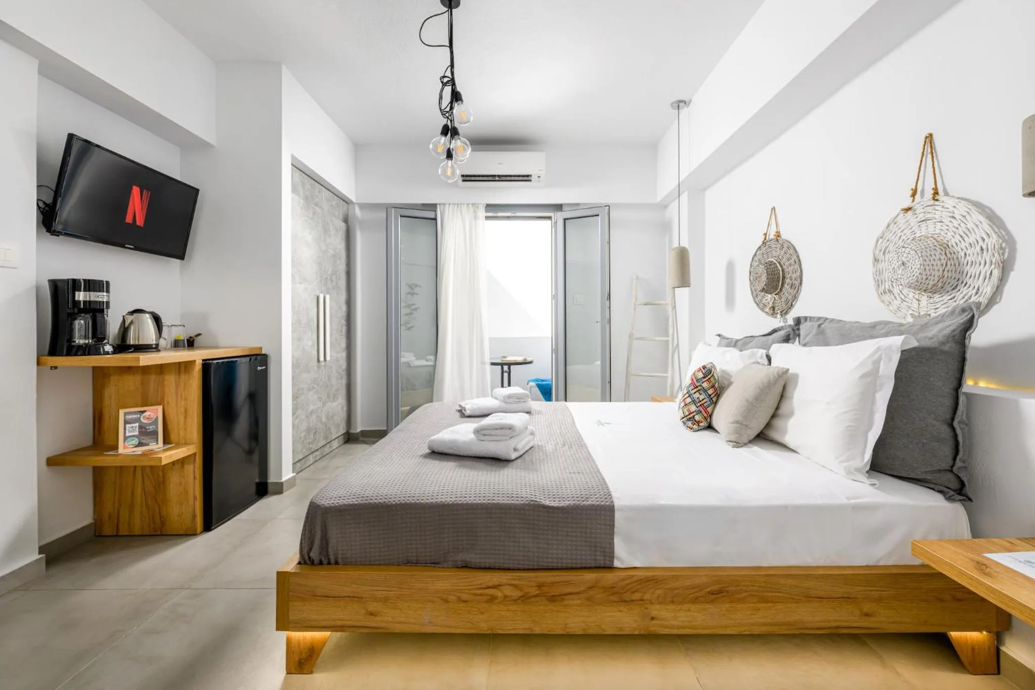 Photo of the whole room, Bed in Margaret of Naxos