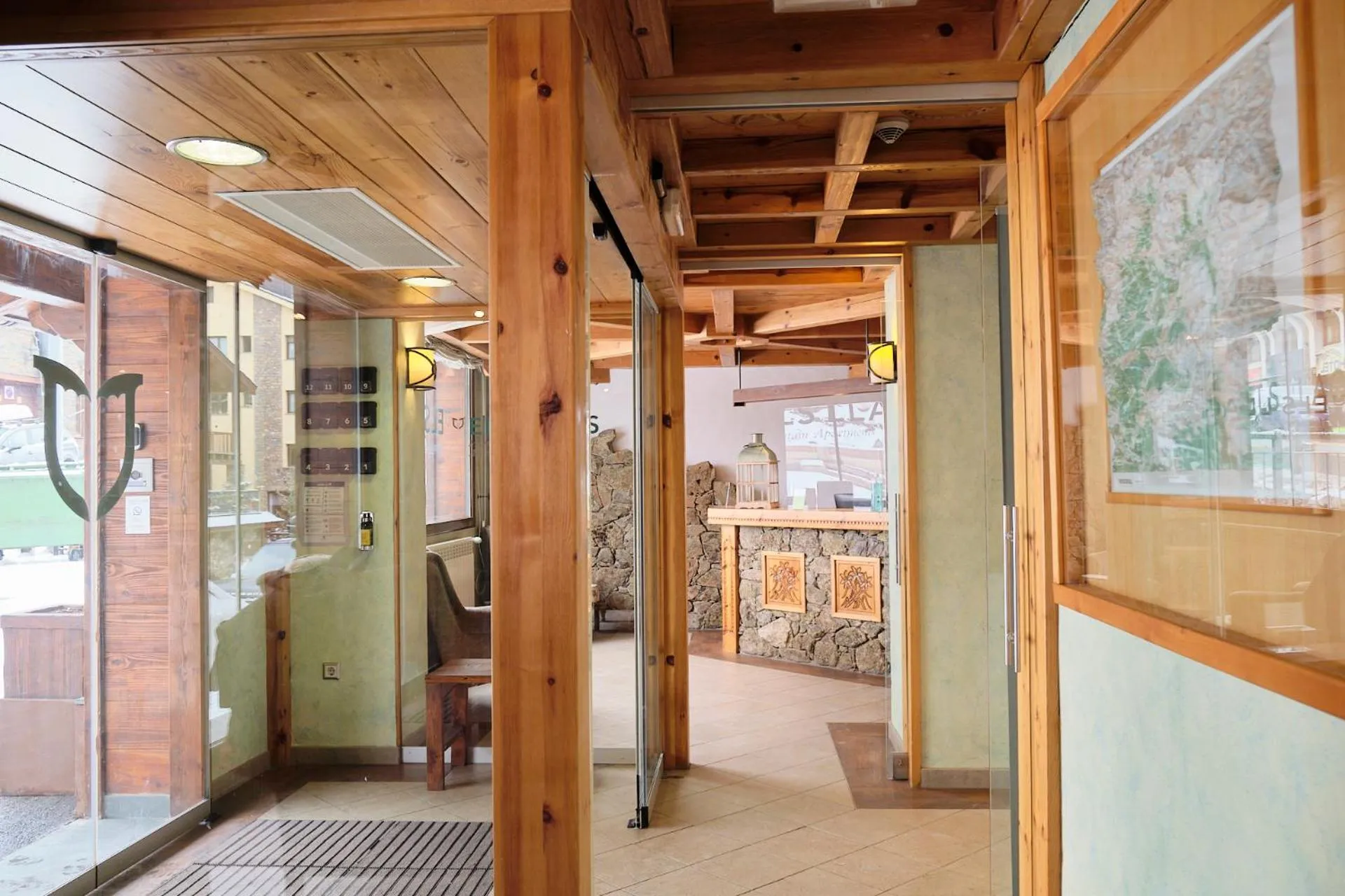 Lobby or reception in Apartaments Els Llacs