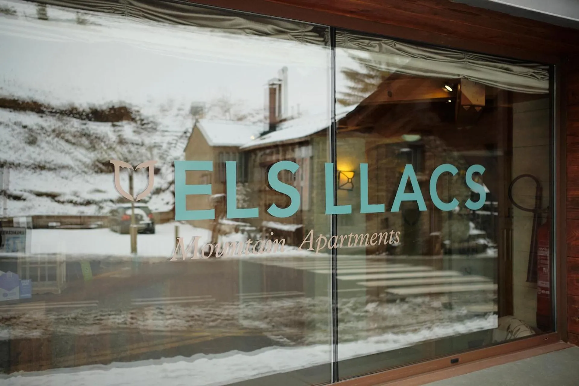 Property building in Apartaments Els Llacs