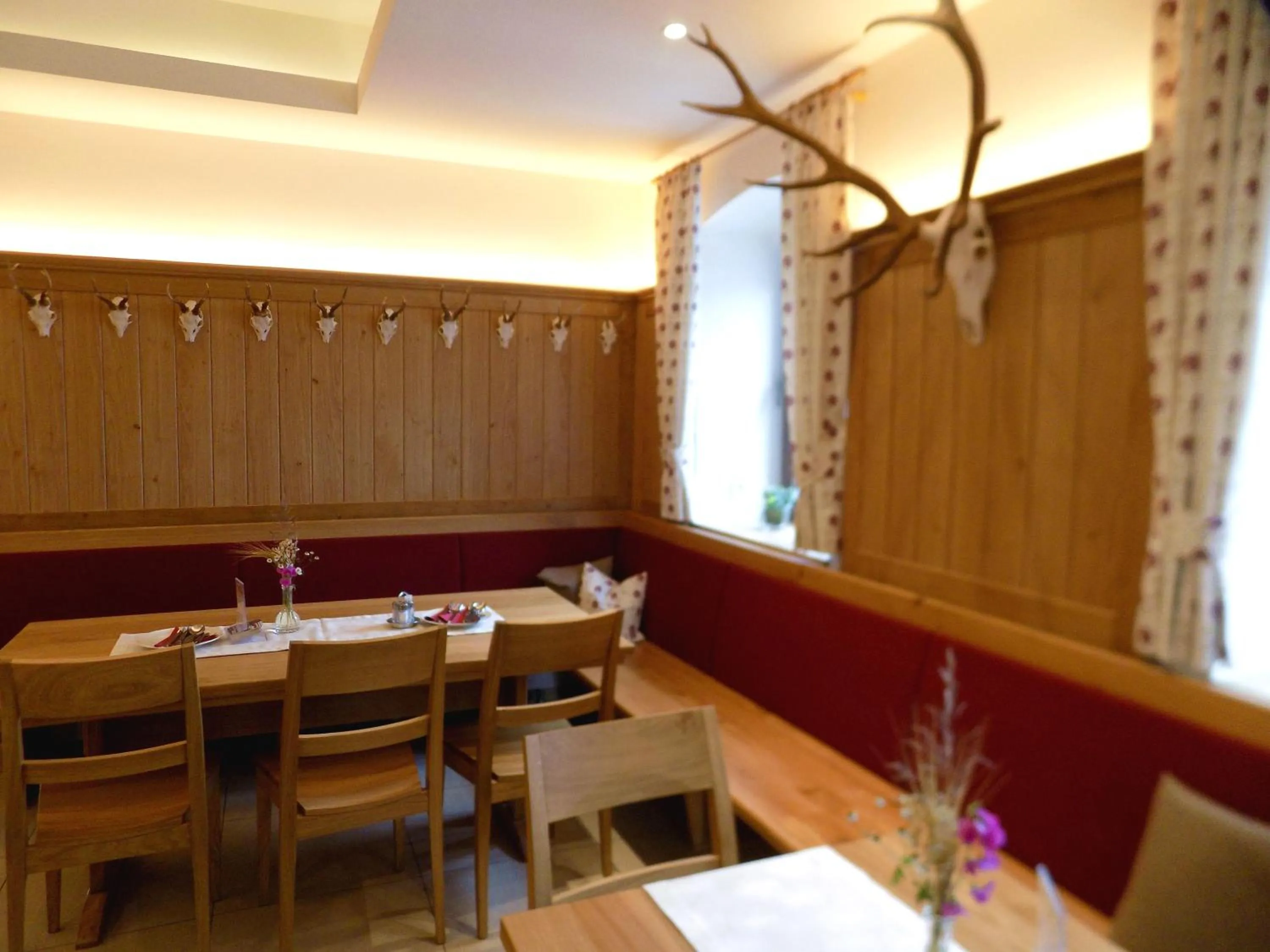 Restaurant/places to eat in Mostlandhof