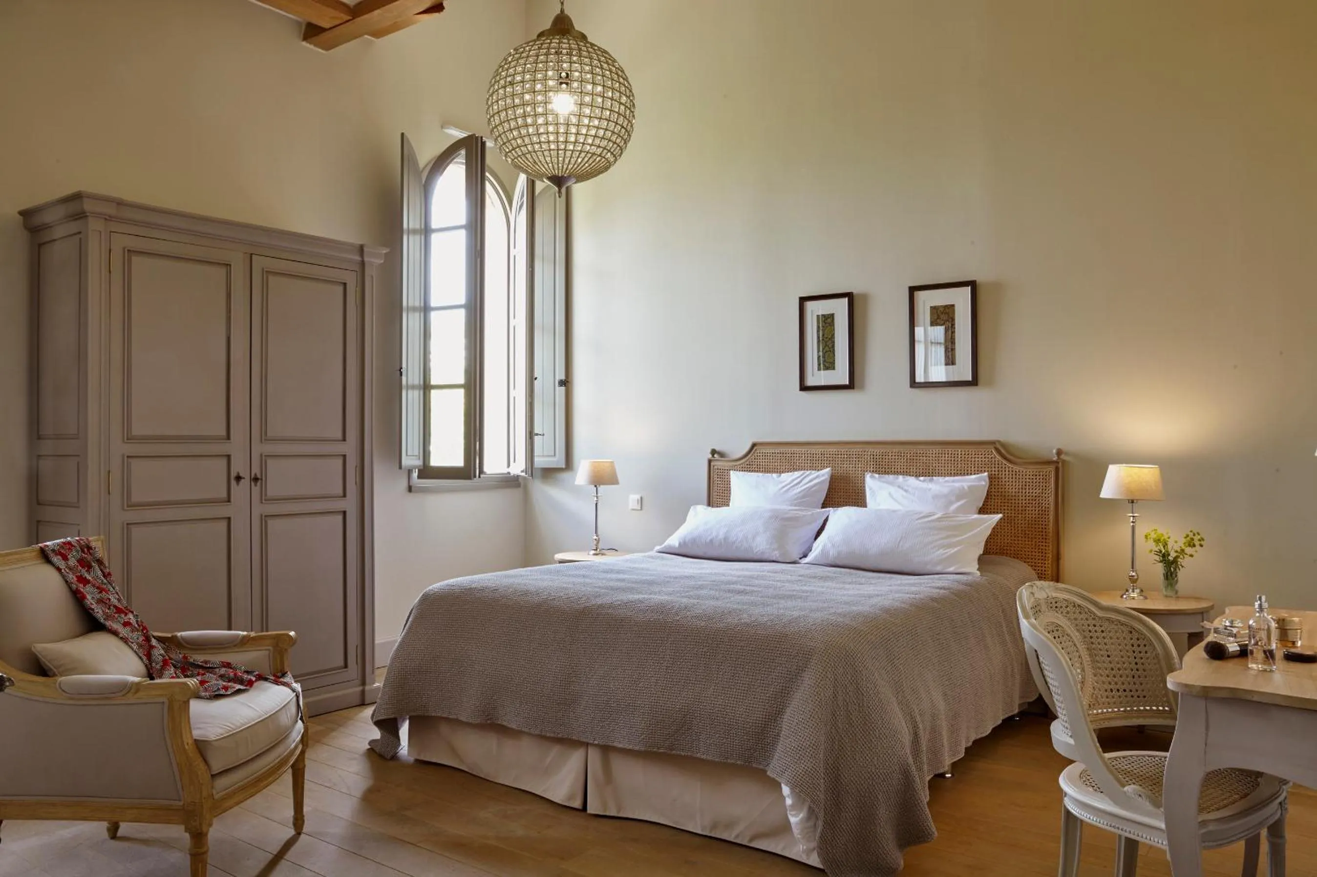 Bedroom, Bed in Château St Pierre de Serjac