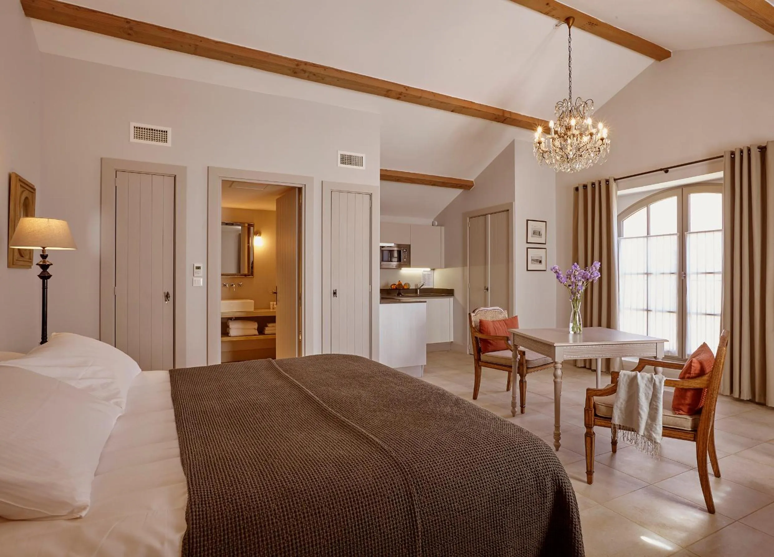 Photo of the whole room, Bed in Château St Pierre de Serjac