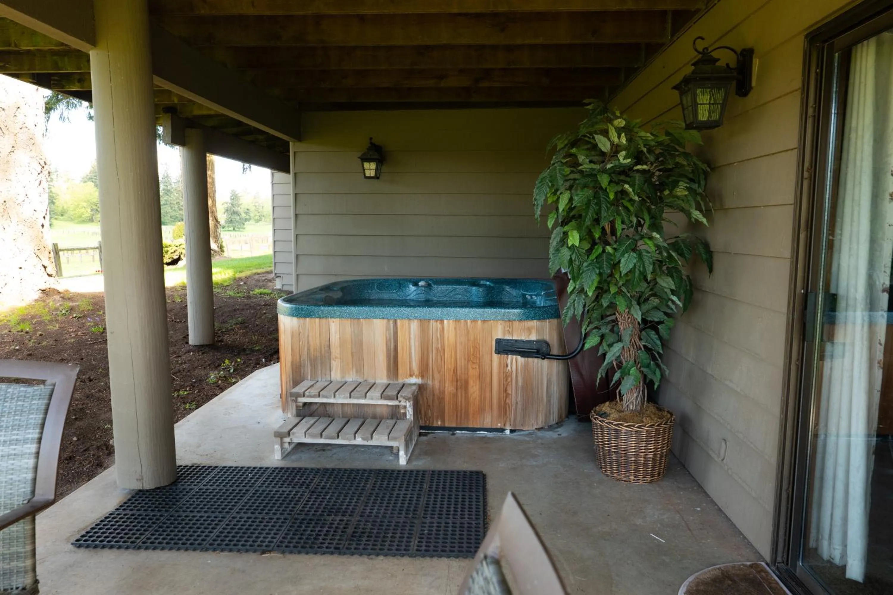 Hot Tub in Wildwood Farm Bed & Breakfast