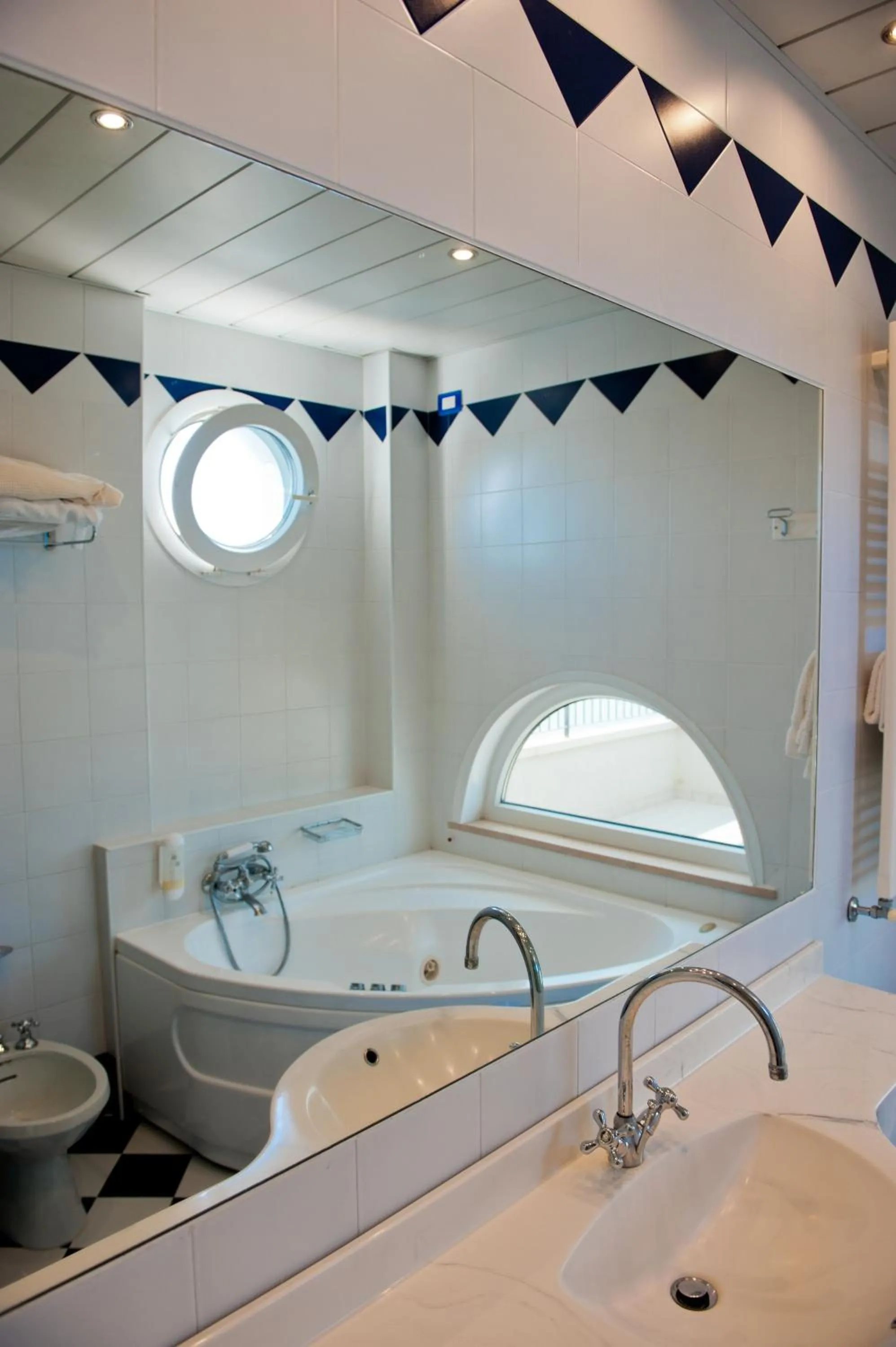 Bathroom in El Cid Campeador - Family Hotel