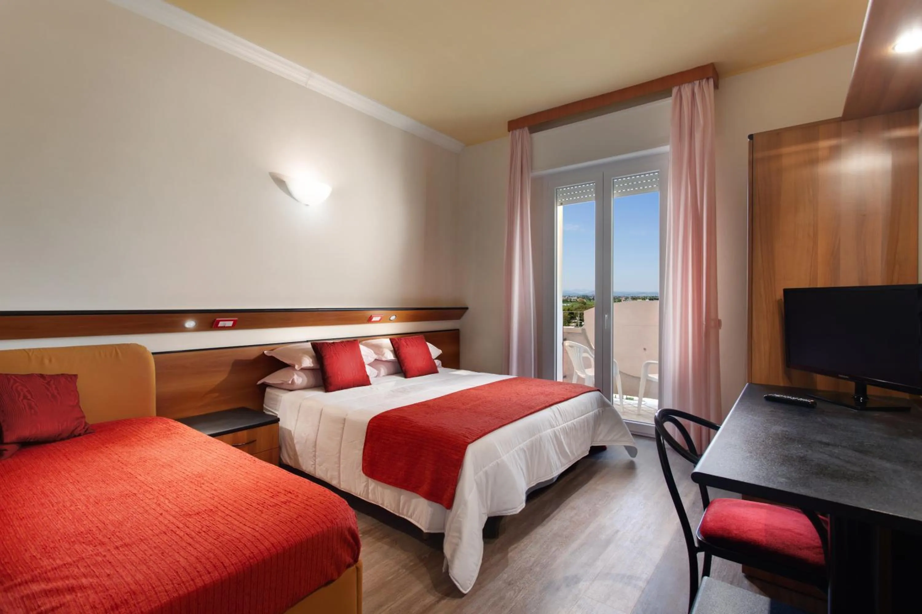 Bedroom, Bed in El Cid Campeador - Family Hotel