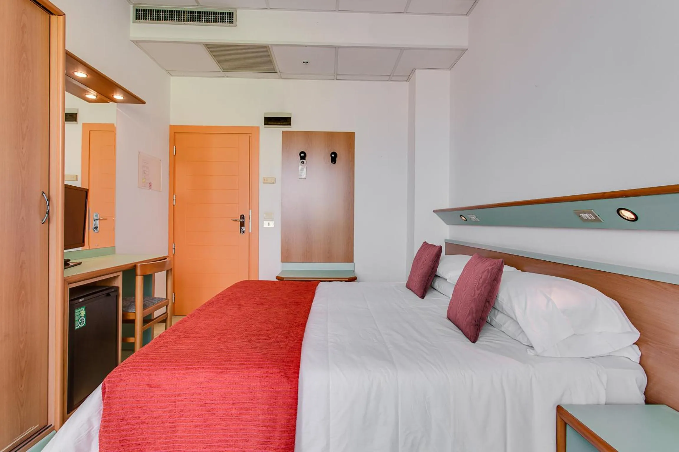 Bedroom, Bed in El Cid Campeador - Family Hotel