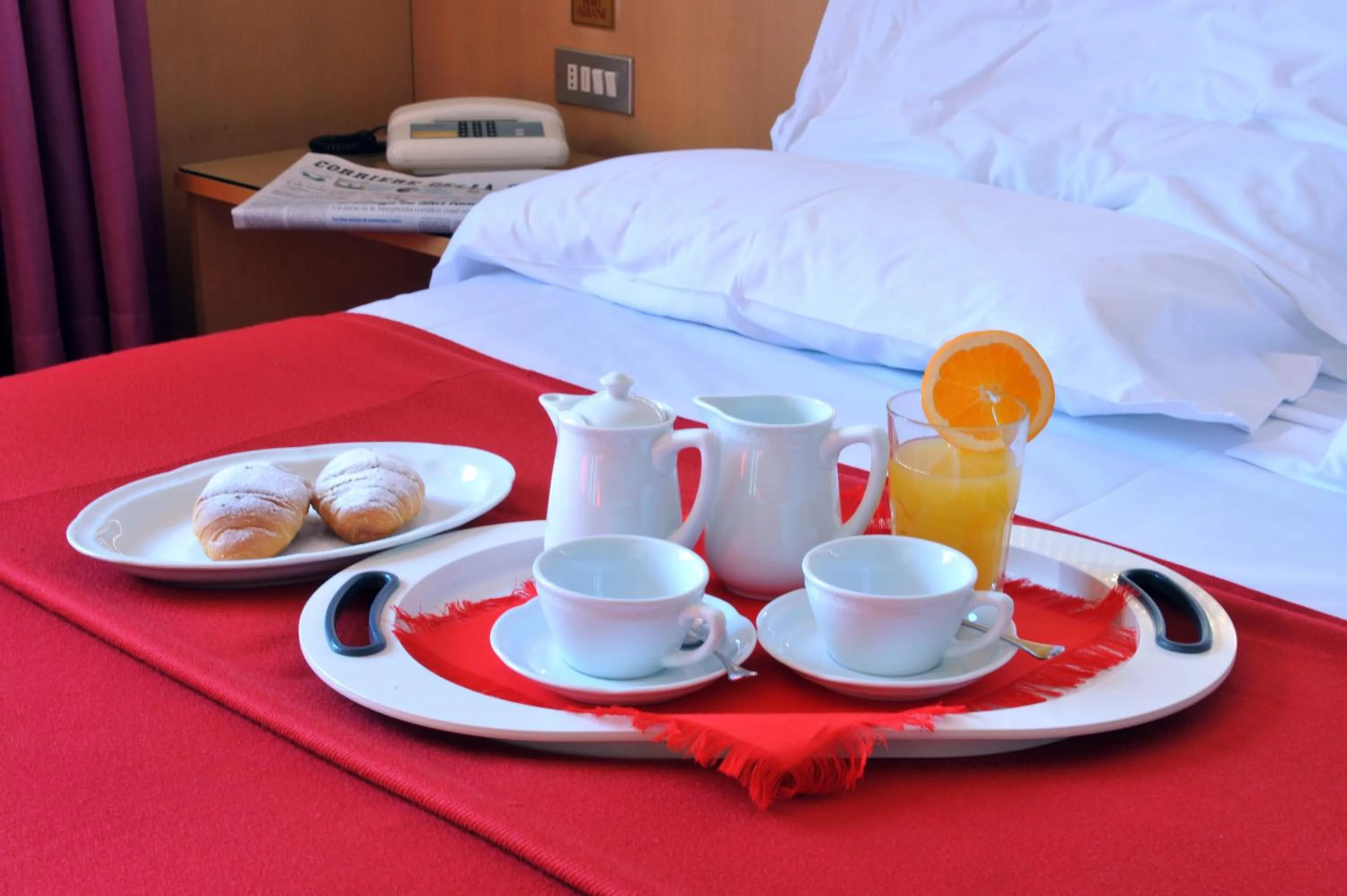 View (from property/room), Bed in Hotel Ariane