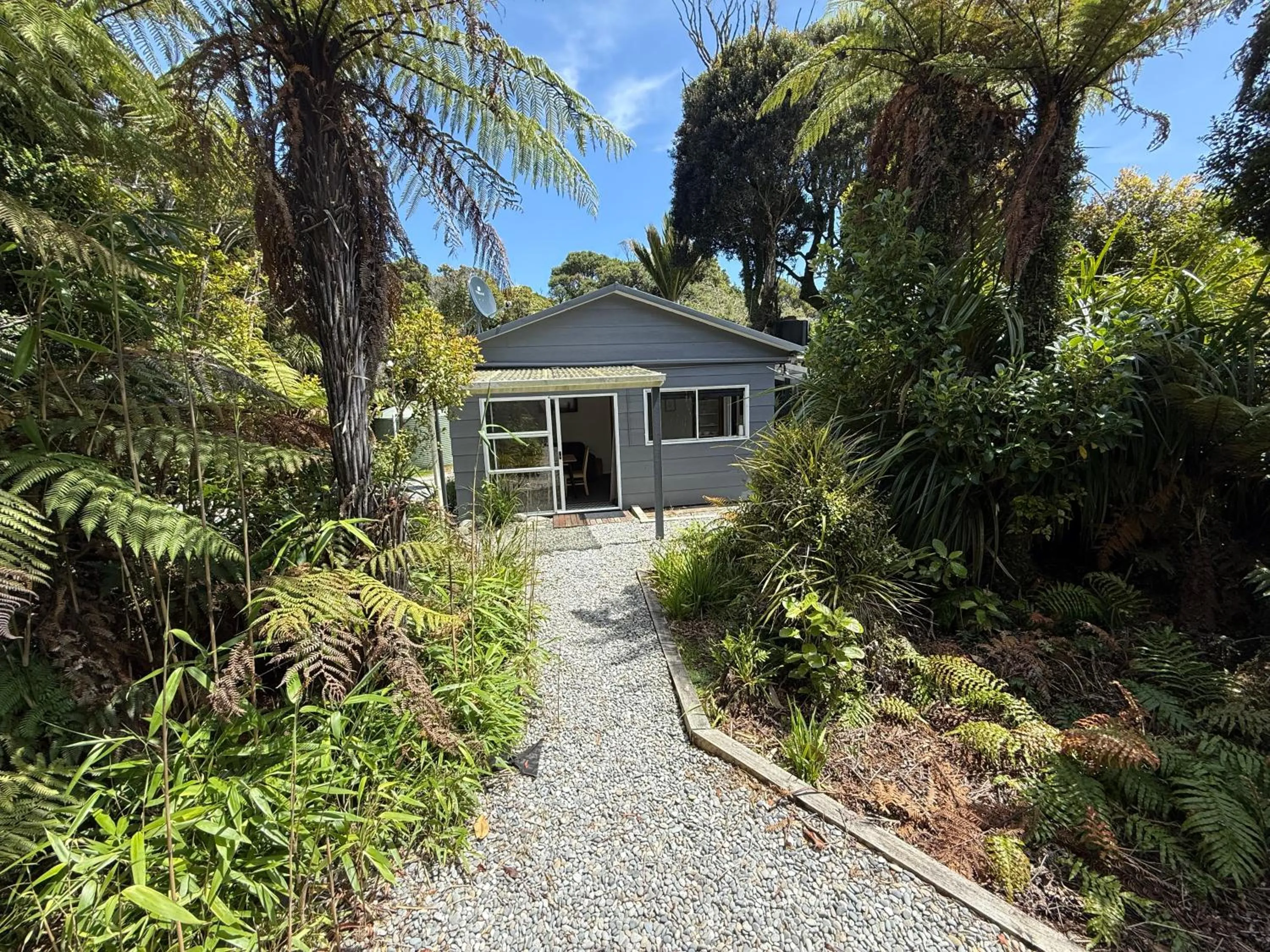 Property building in Paparoa Park Motel