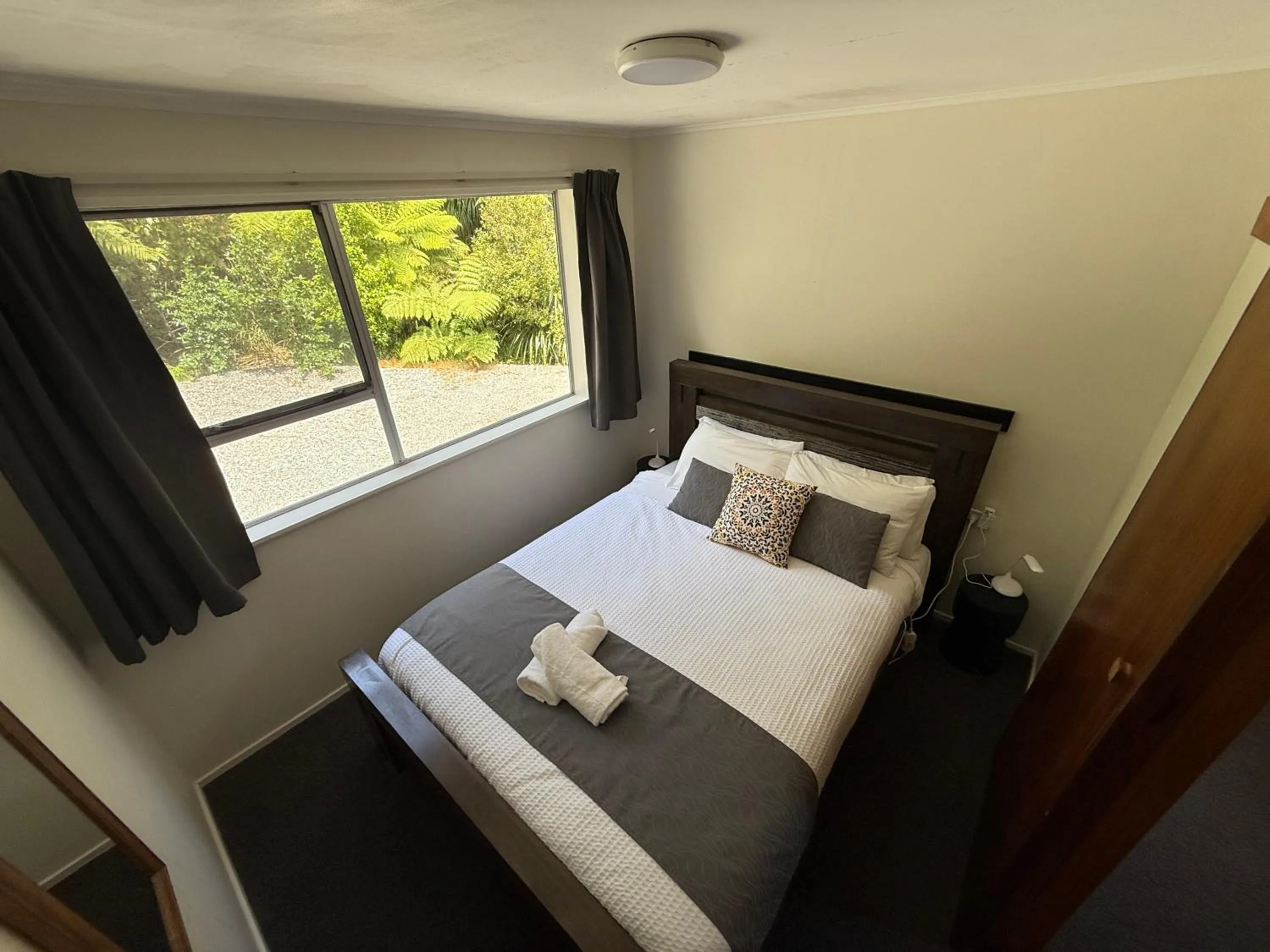 Bedroom, Bed in Paparoa Park Motel