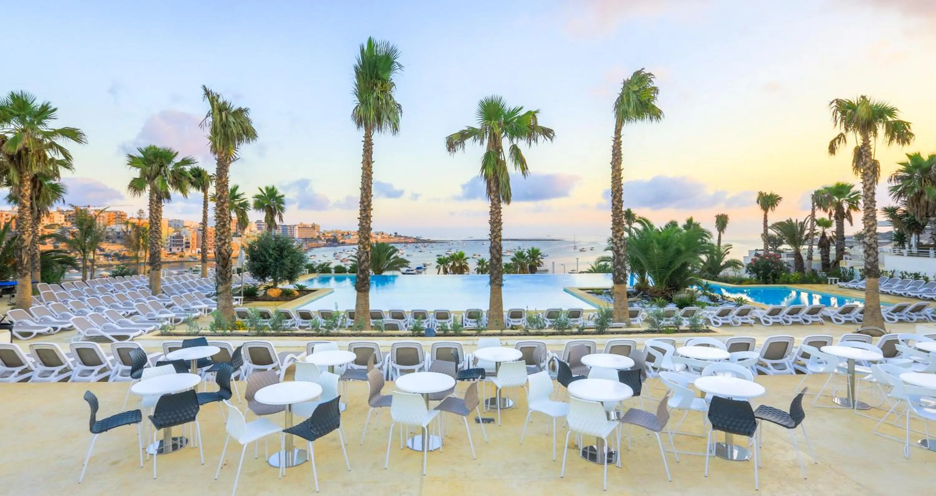 Swimming pool in Salini Resort