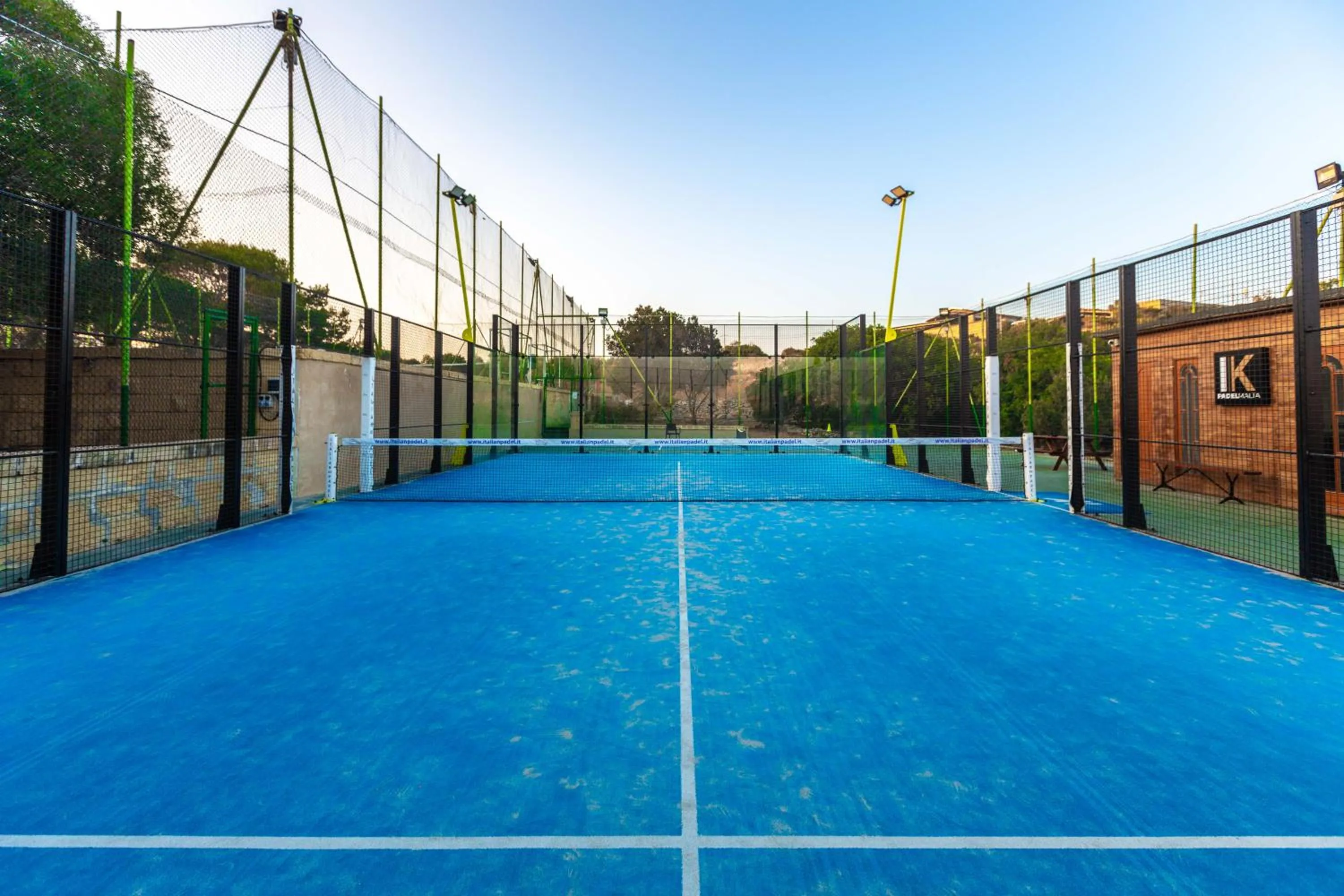 Tennis court in Salini Resort