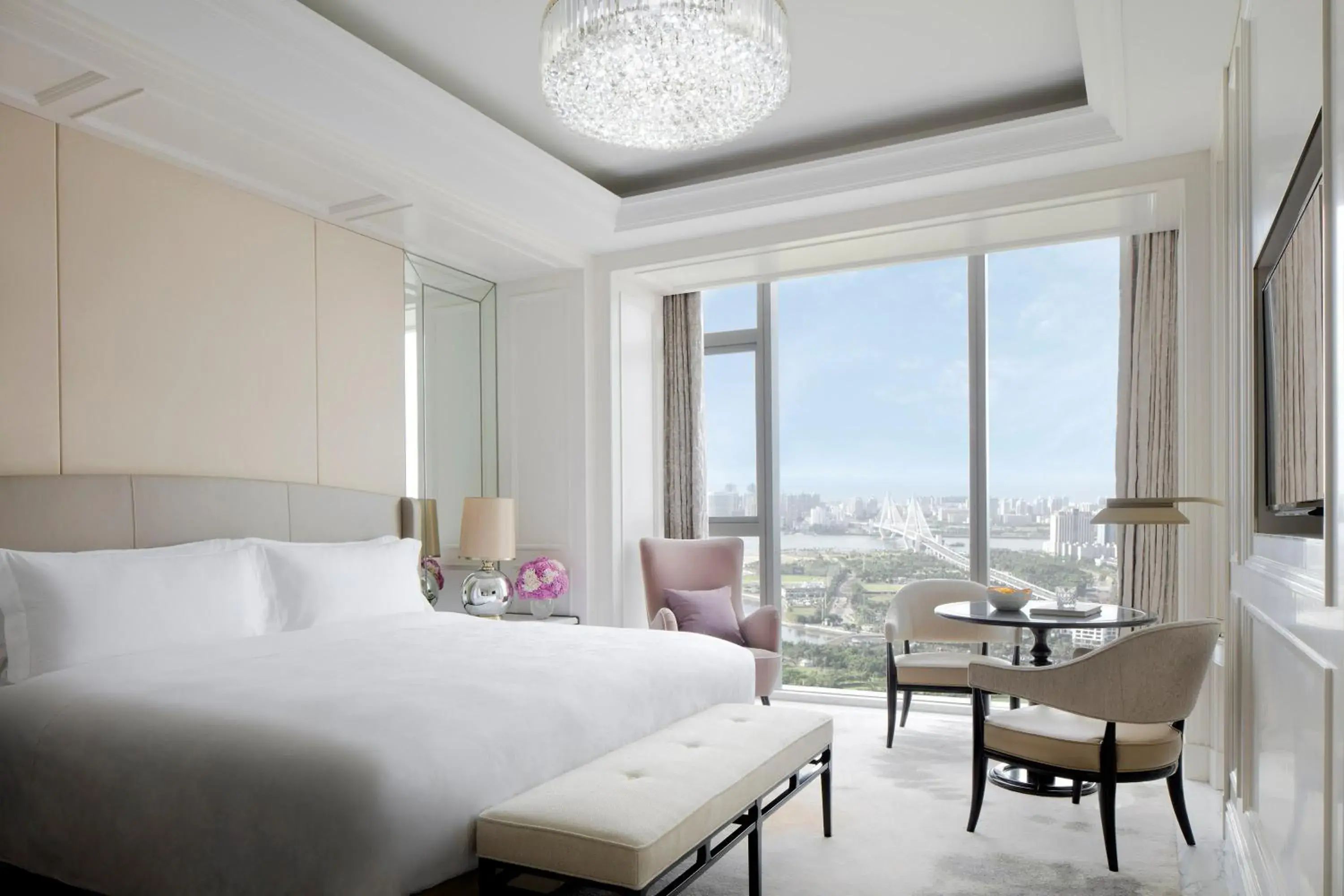 Deluxe Ocean View King in The Langham Haikou Deluxe Ocean View King in The Langham Haikou