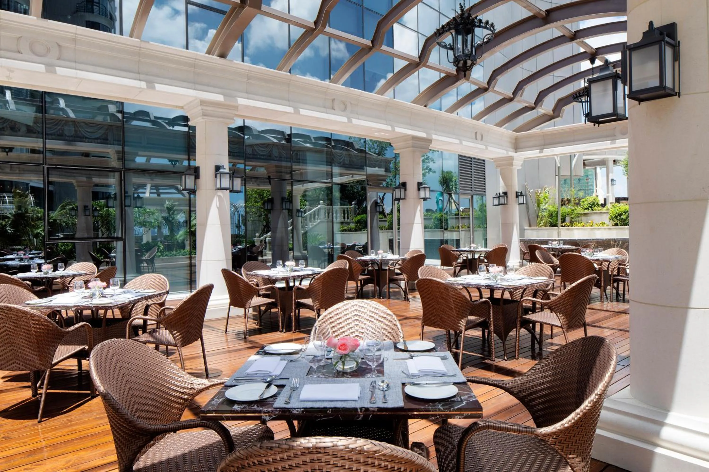 Restaurant/places to eat in The Langham Haikou