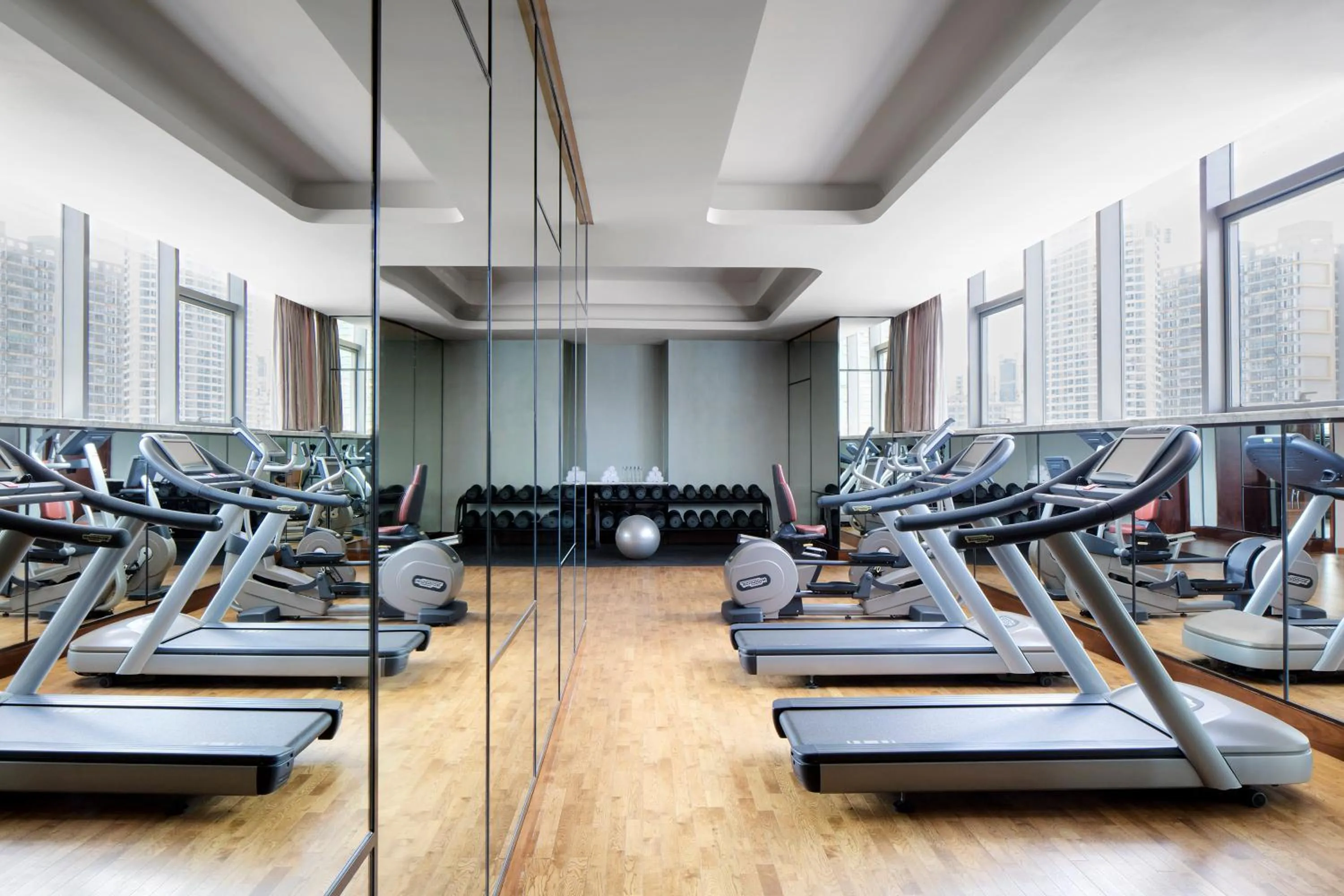 Fitness centre/facilities in The Langham Haikou
