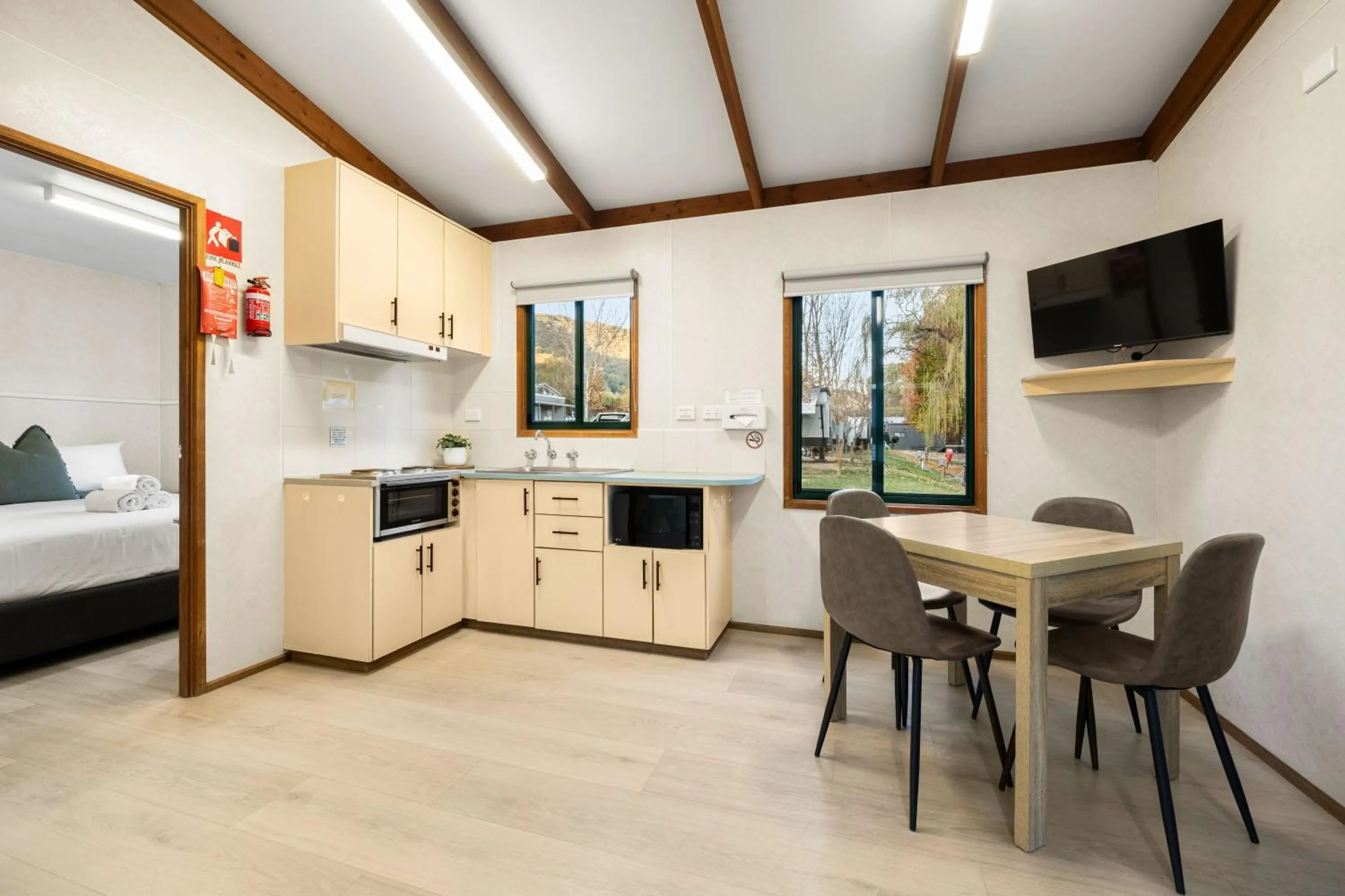 Kitchen or kitchenette in Bright Riverside Holiday Park