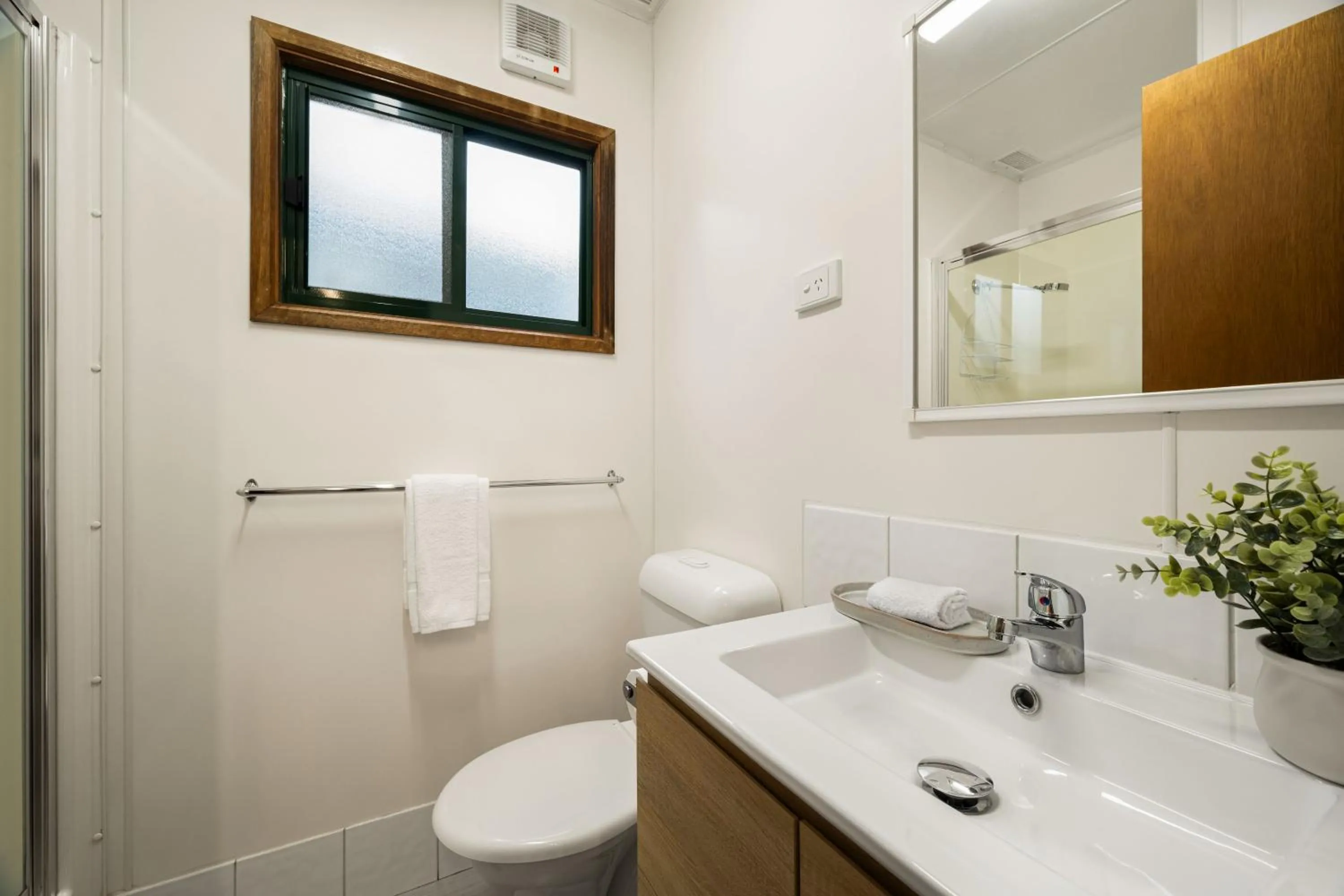 Bathroom in Bright Riverside Holiday Park