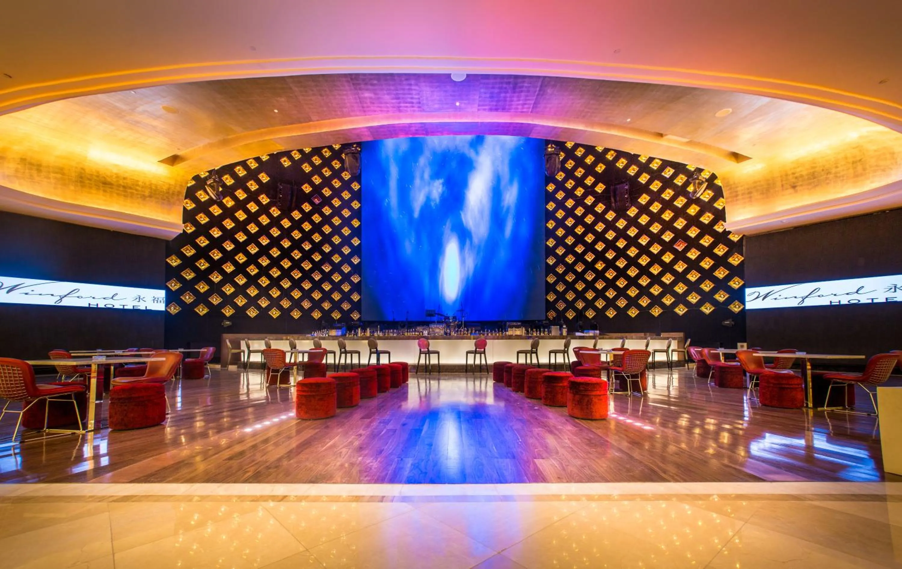 Lounge or bar in Winford Resort and Casino Manila