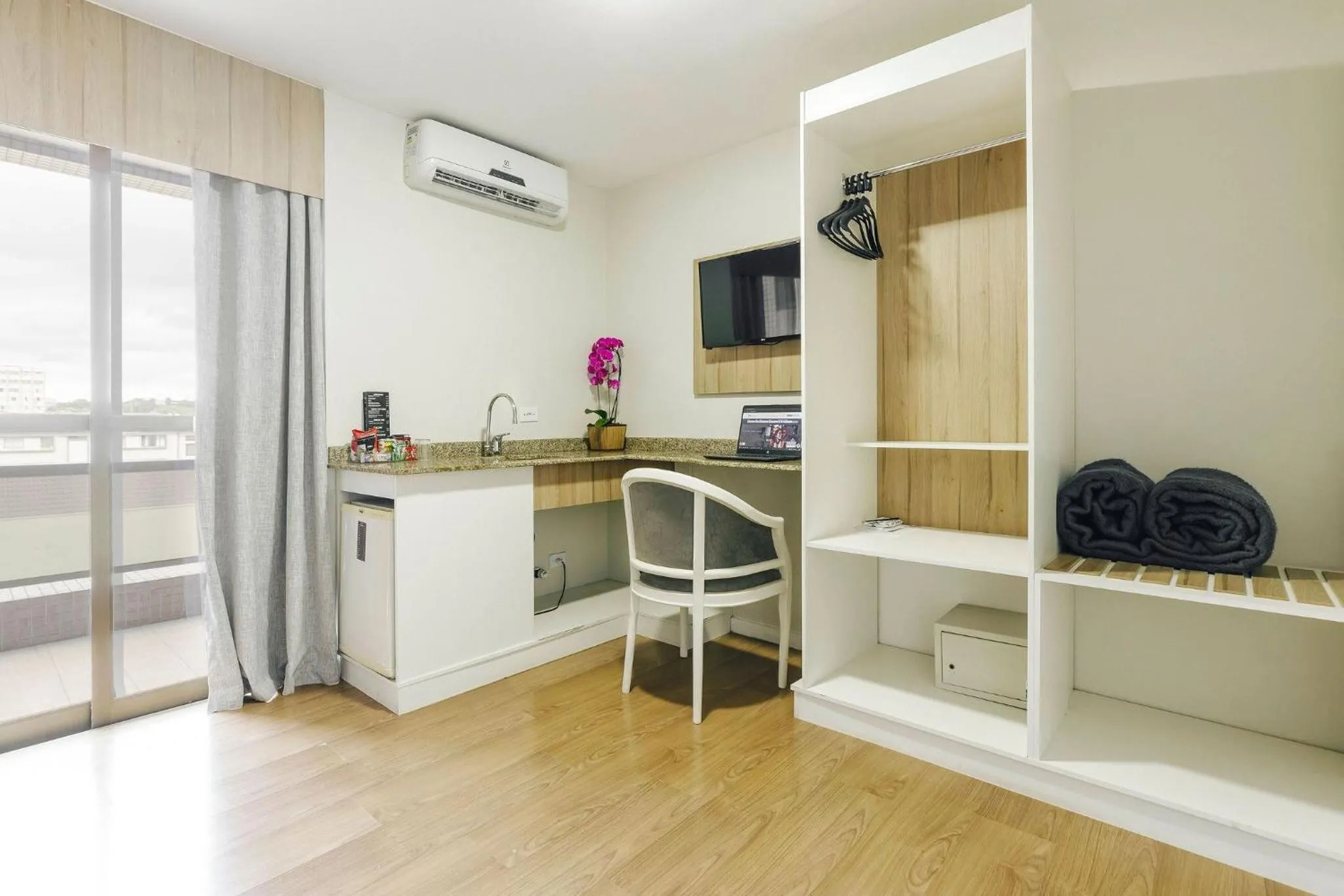 Bristol Upper Curitiba Alto da XV