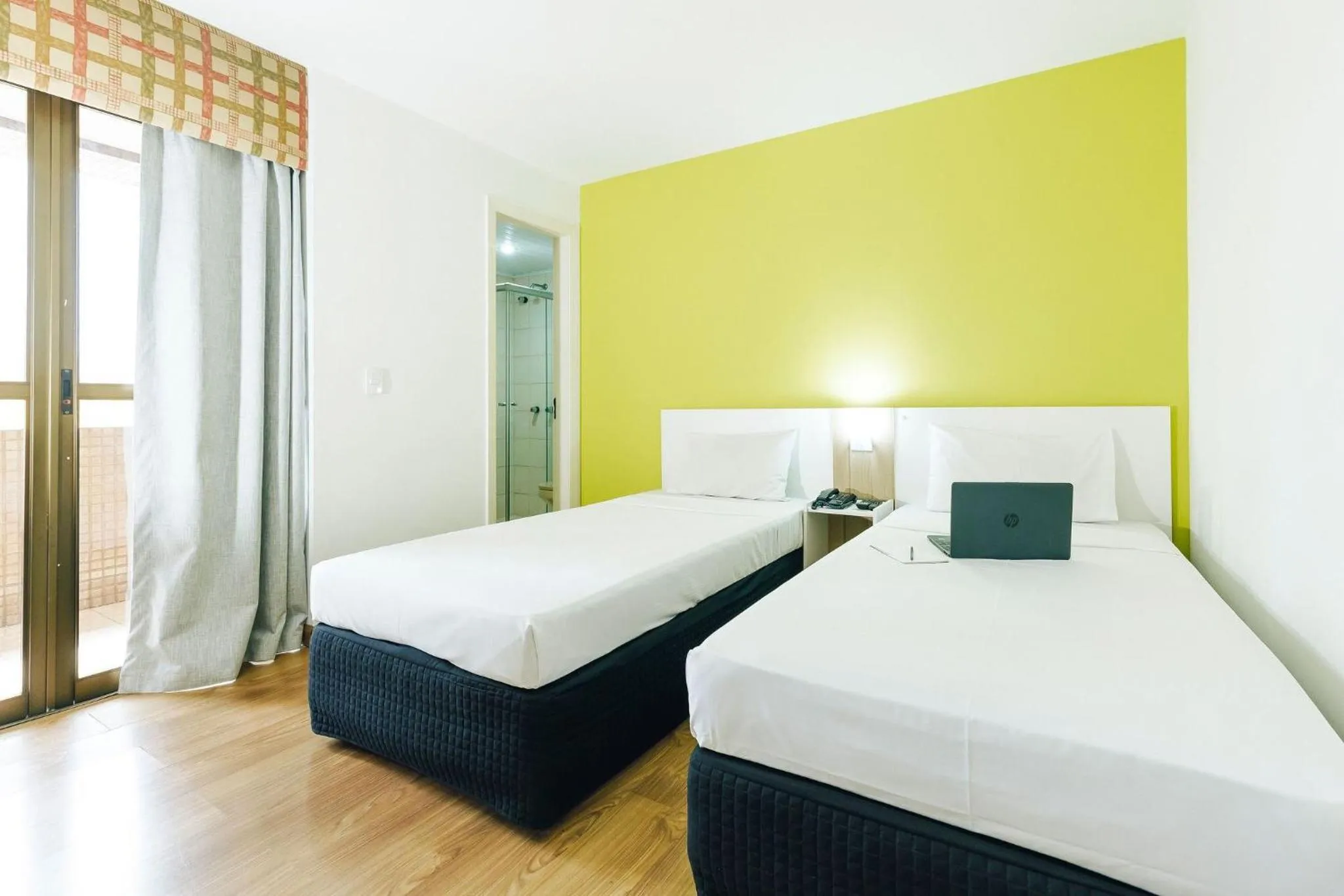 Bed in Bristol Upper Curitiba Alto da XV