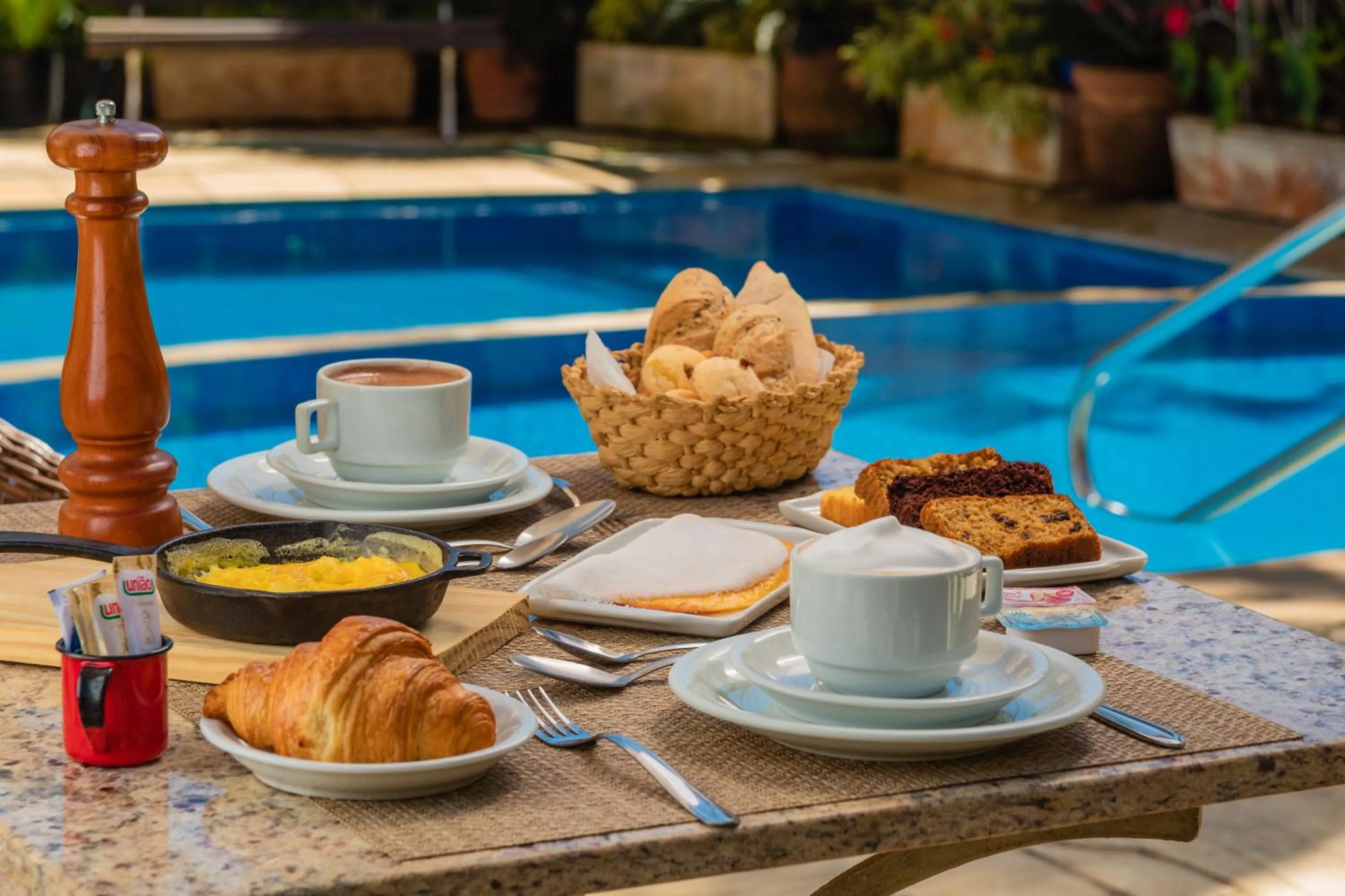 Breakfast in Auberge de la Langouste