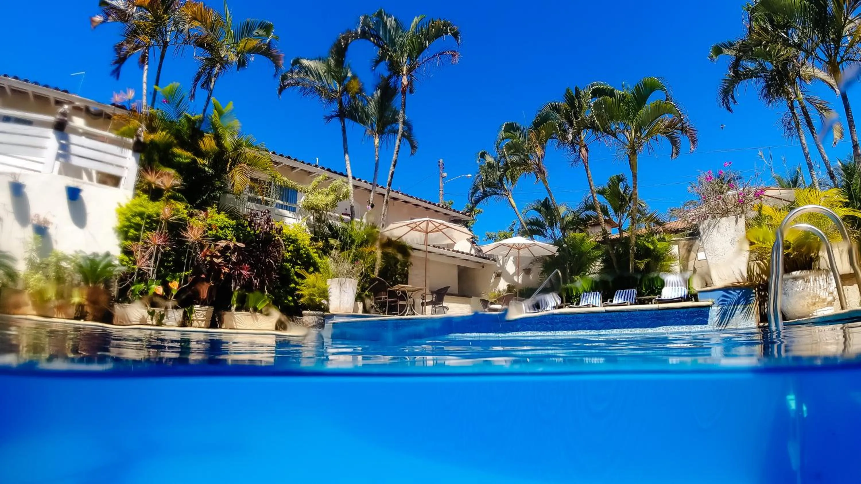 Swimming pool in Auberge de la Langouste