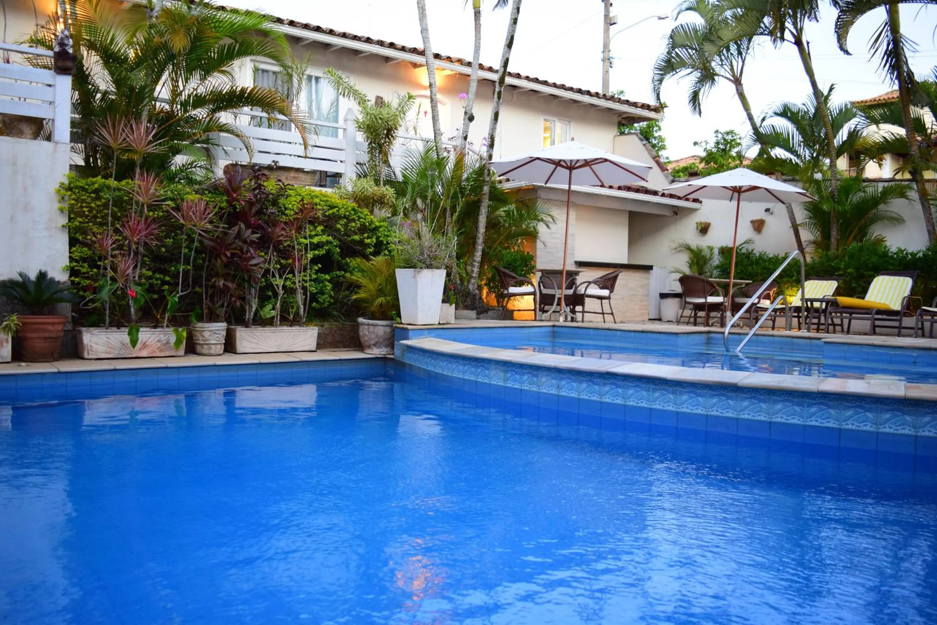 Swimming pool in Auberge de la Langouste