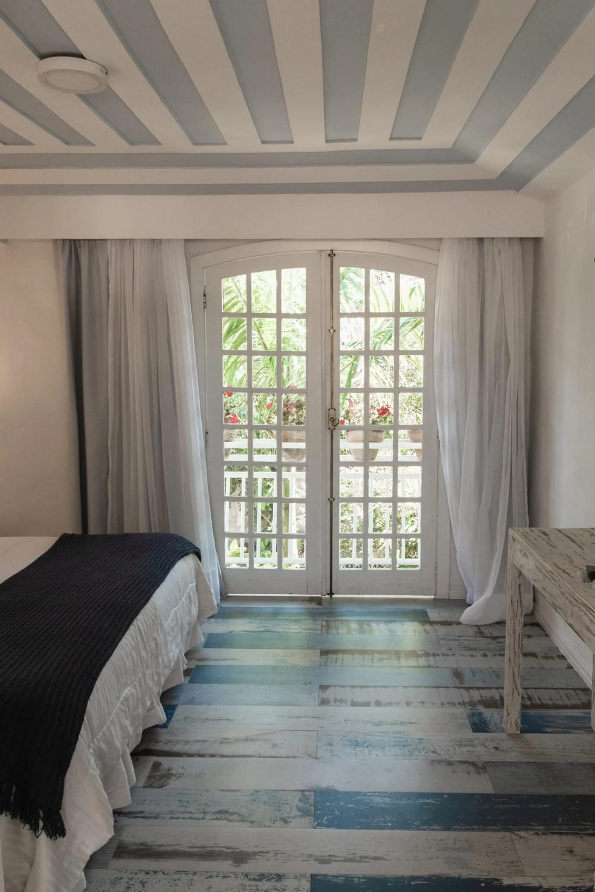 Bedroom, Bed in Auberge de la Langouste
