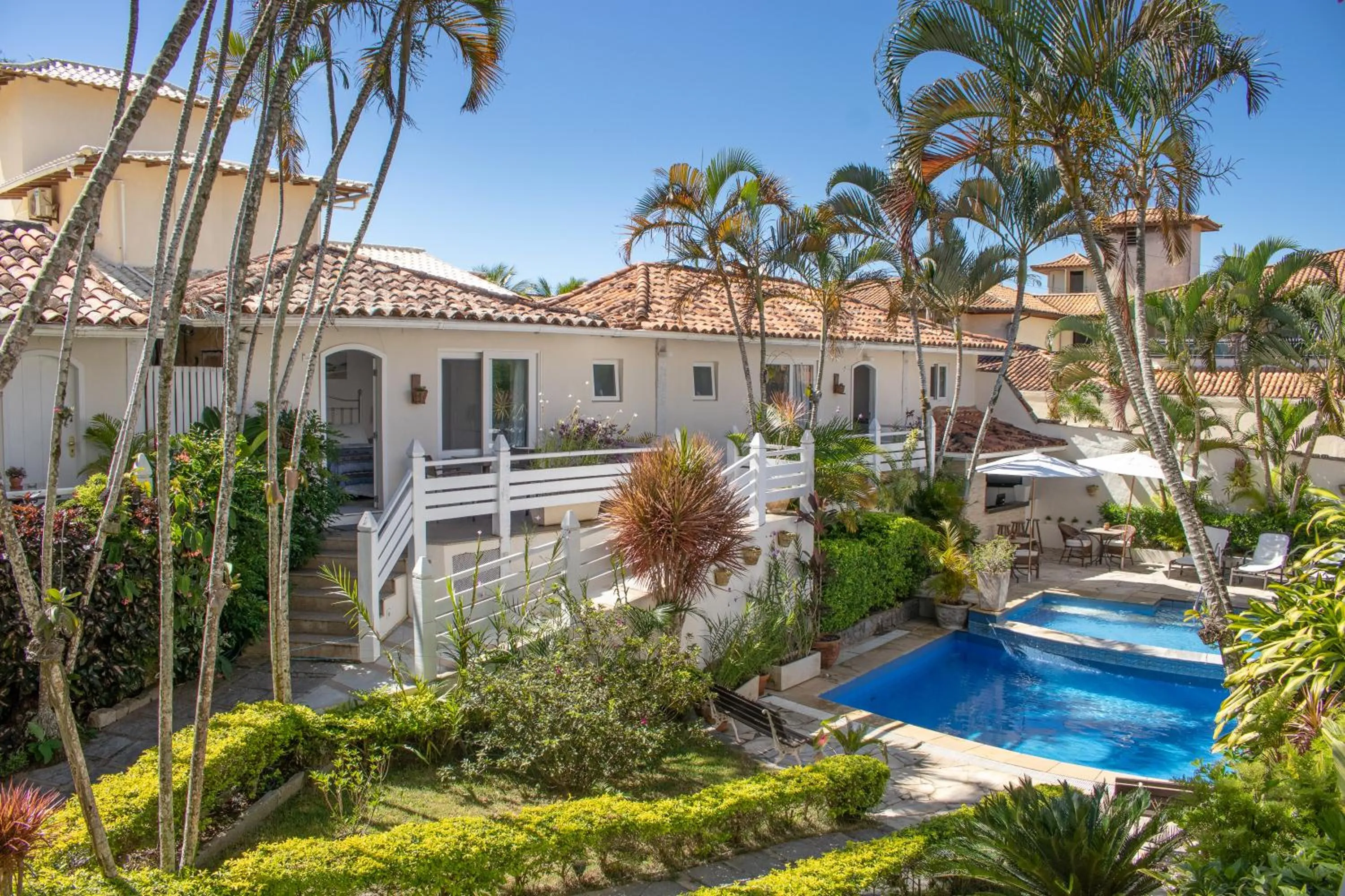 Pool view in Auberge de la Langouste