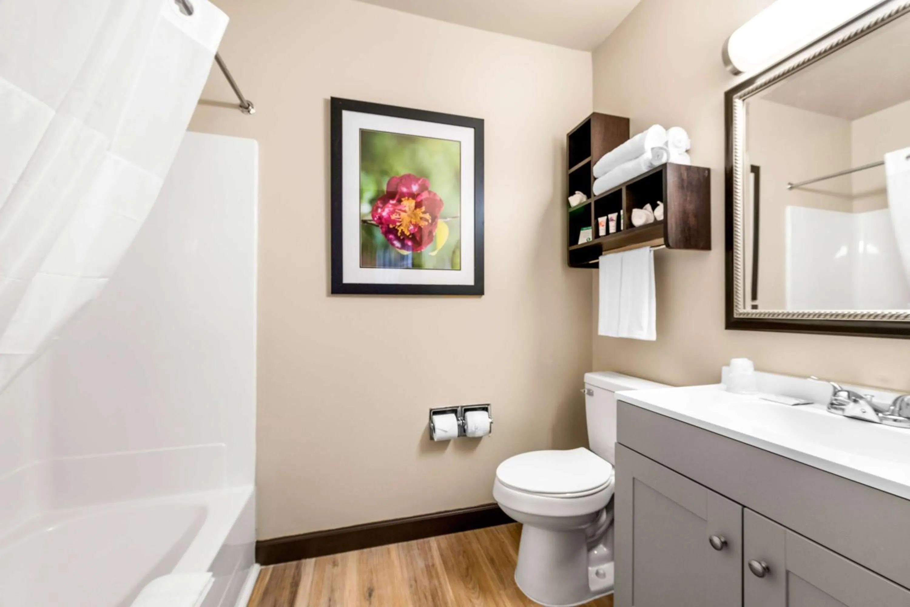 Bathroom in Americas Best Value Inn Marquette