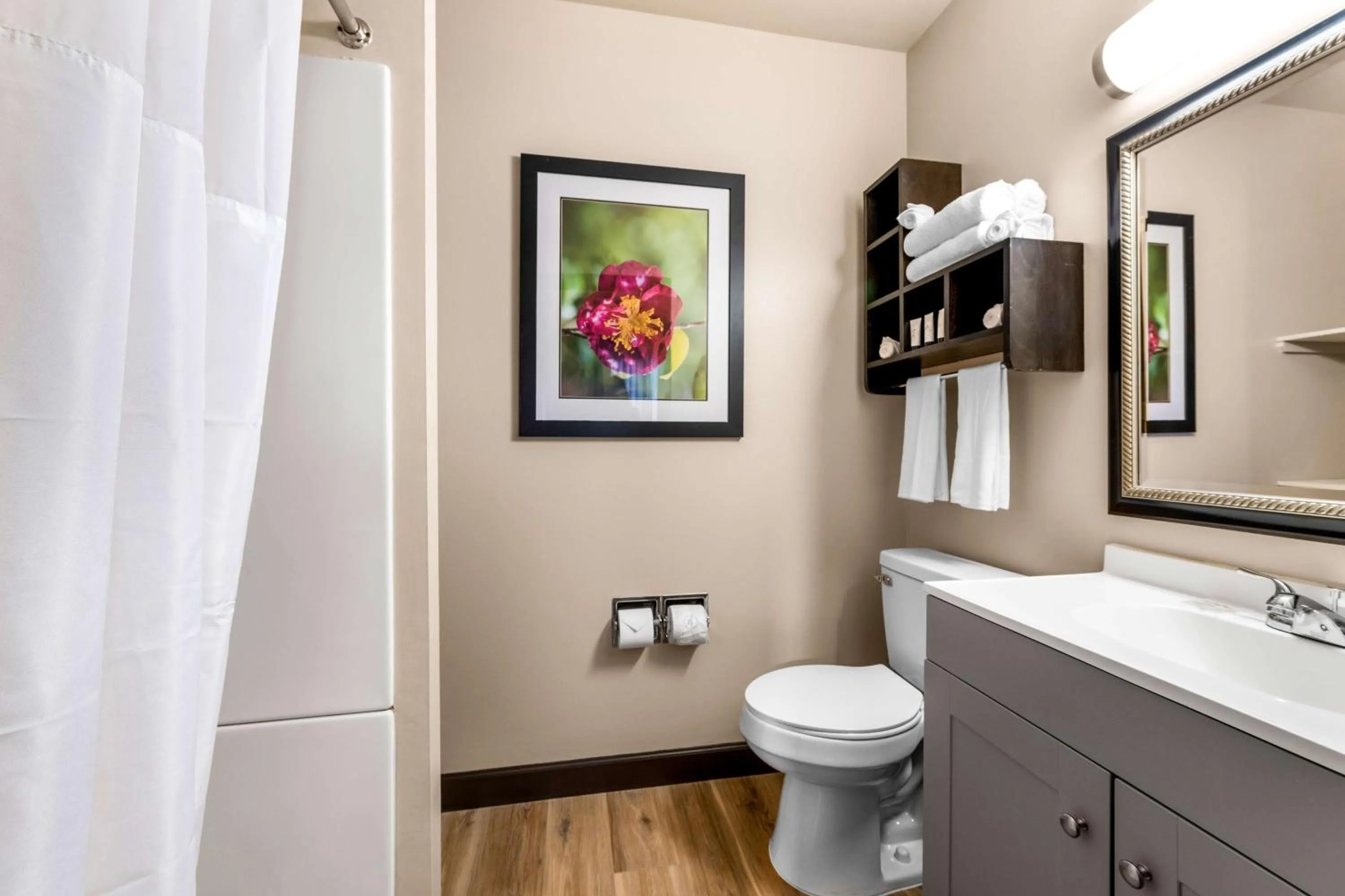 Bathroom in Americas Best Value Inn Marquette