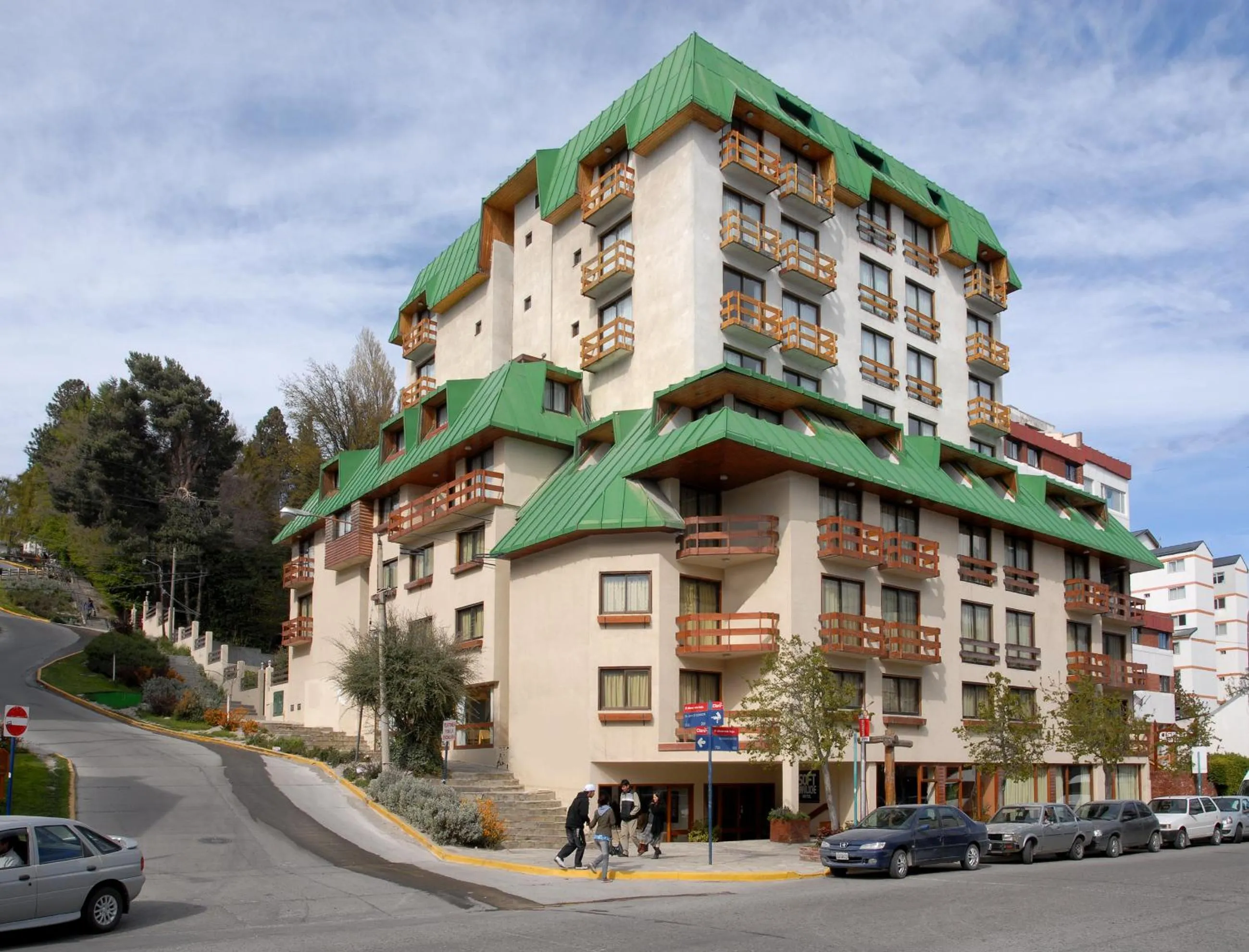 Facade/entrance in Soft Bariloche Hotel