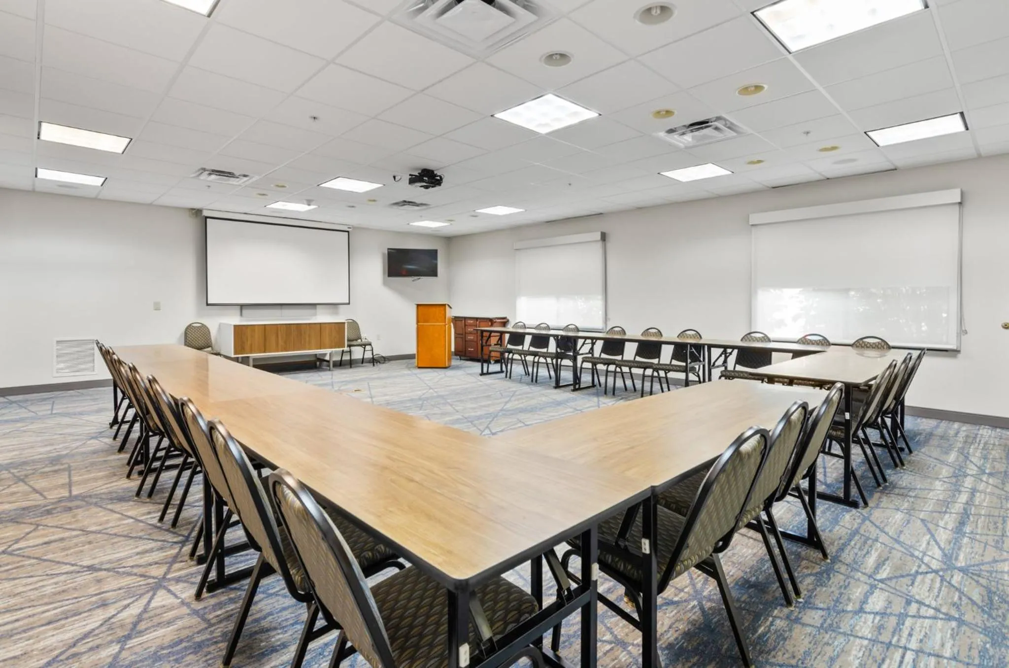 Meeting/conference room in Holiday Inn Express Hotel & Suites Mount Airy by IHG
