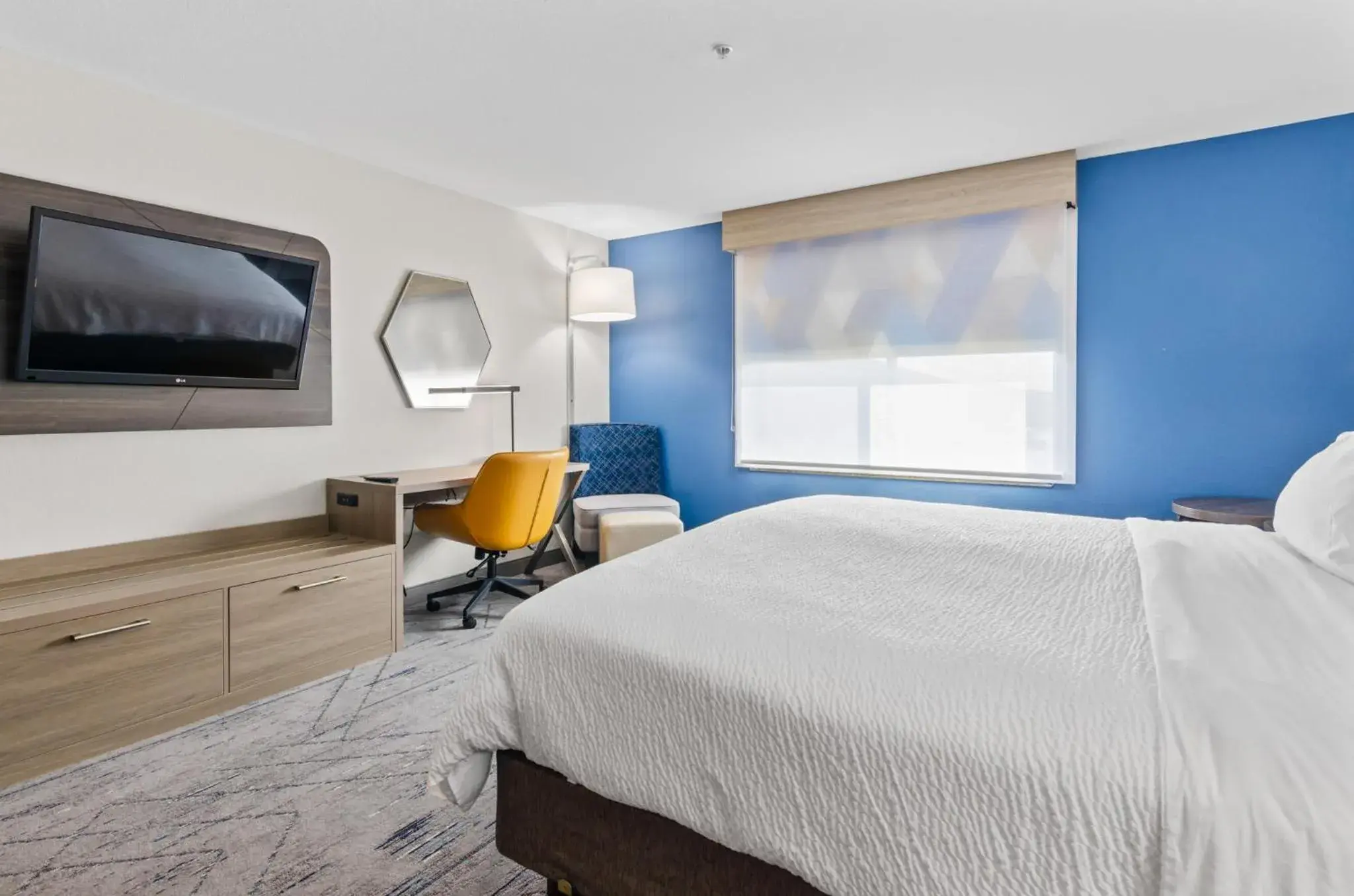 Suite - Mobility Access/Hearing Accessible in Holiday Inn Express Hotel & Suites Mount Airy by IHG Suite - Mobility Access/Hearing Accessible in Holiday Inn Express Hotel & Suites Mount Airy by IHG