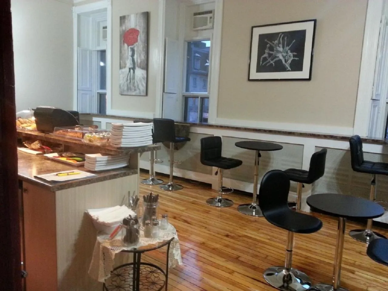 Breakfast in Hotel Abri du Voyageur