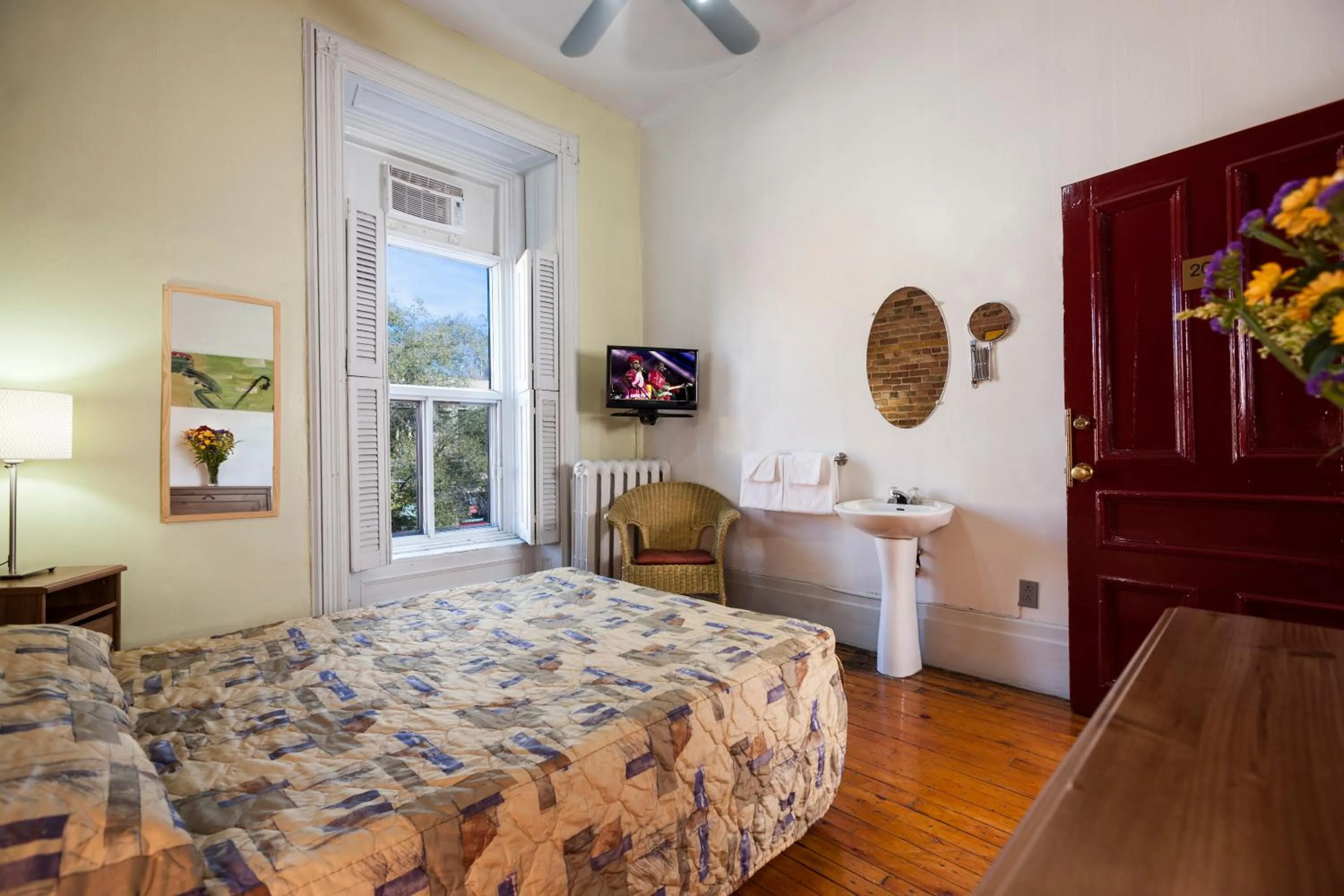 Bed in Hotel Abri du Voyageur