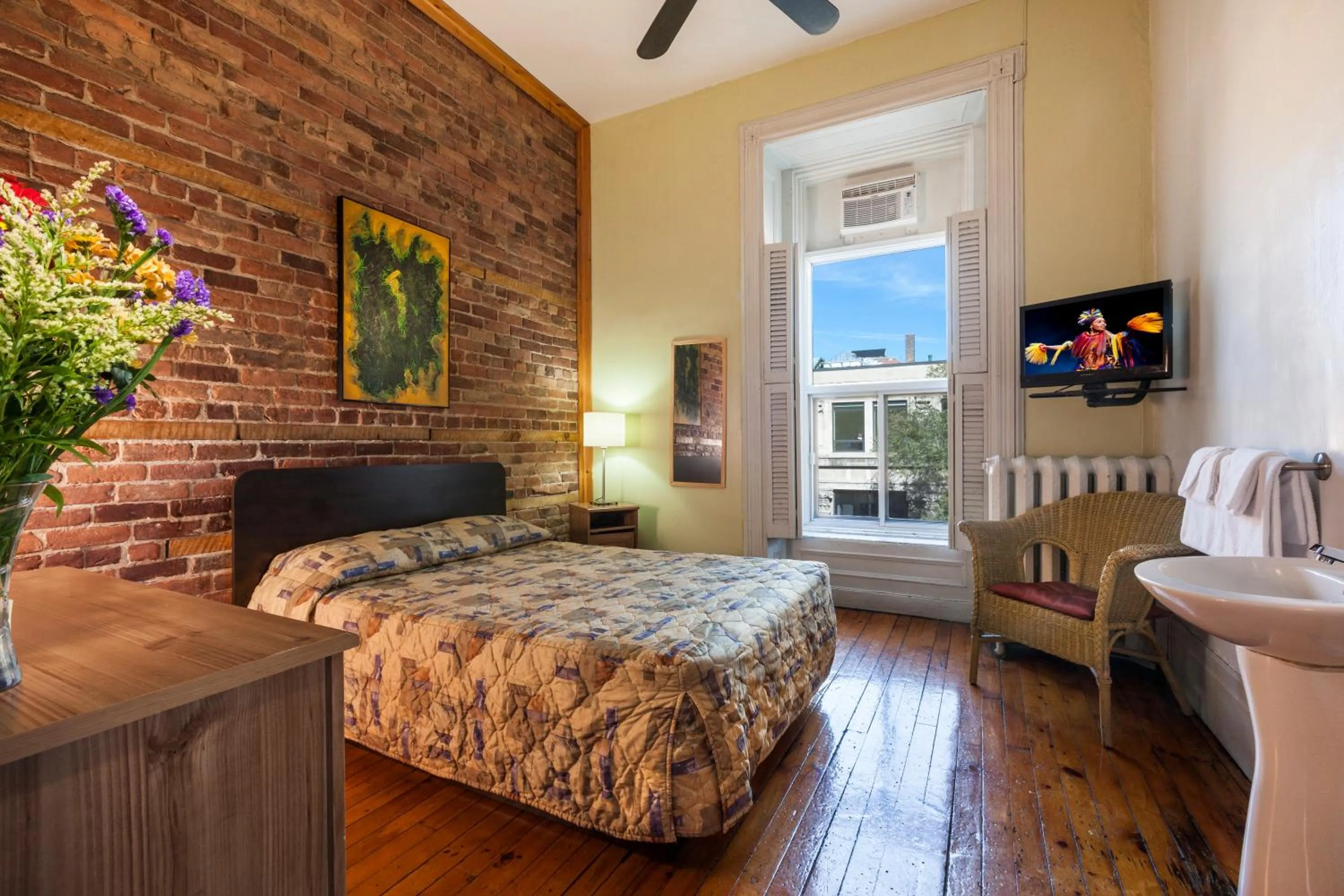 Bed in Hotel Abri du Voyageur