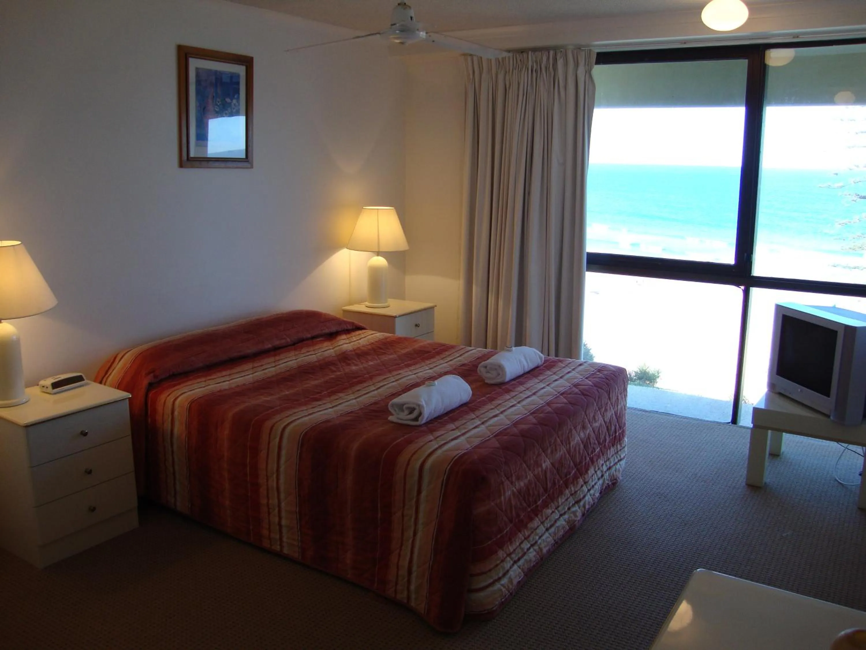Bedroom, Bed in Coolum Caprice