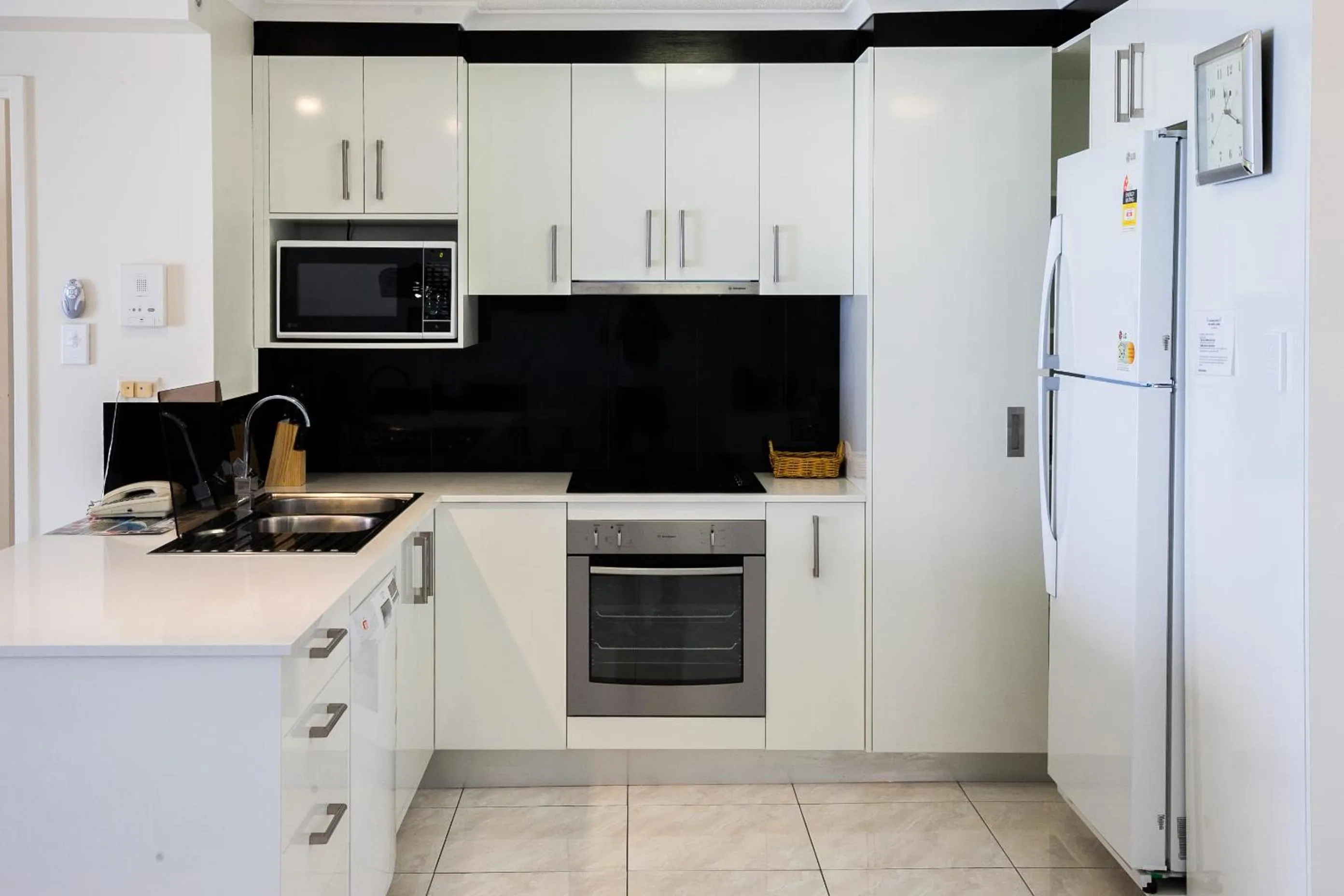 Kitchen or kitchenette in Coolum Caprice