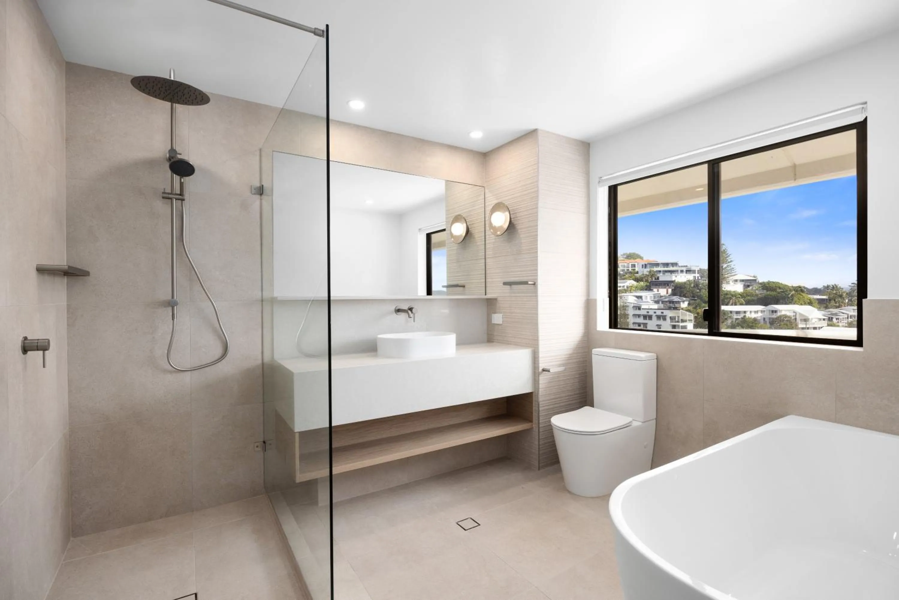 Shower, Bed in Coolum Caprice