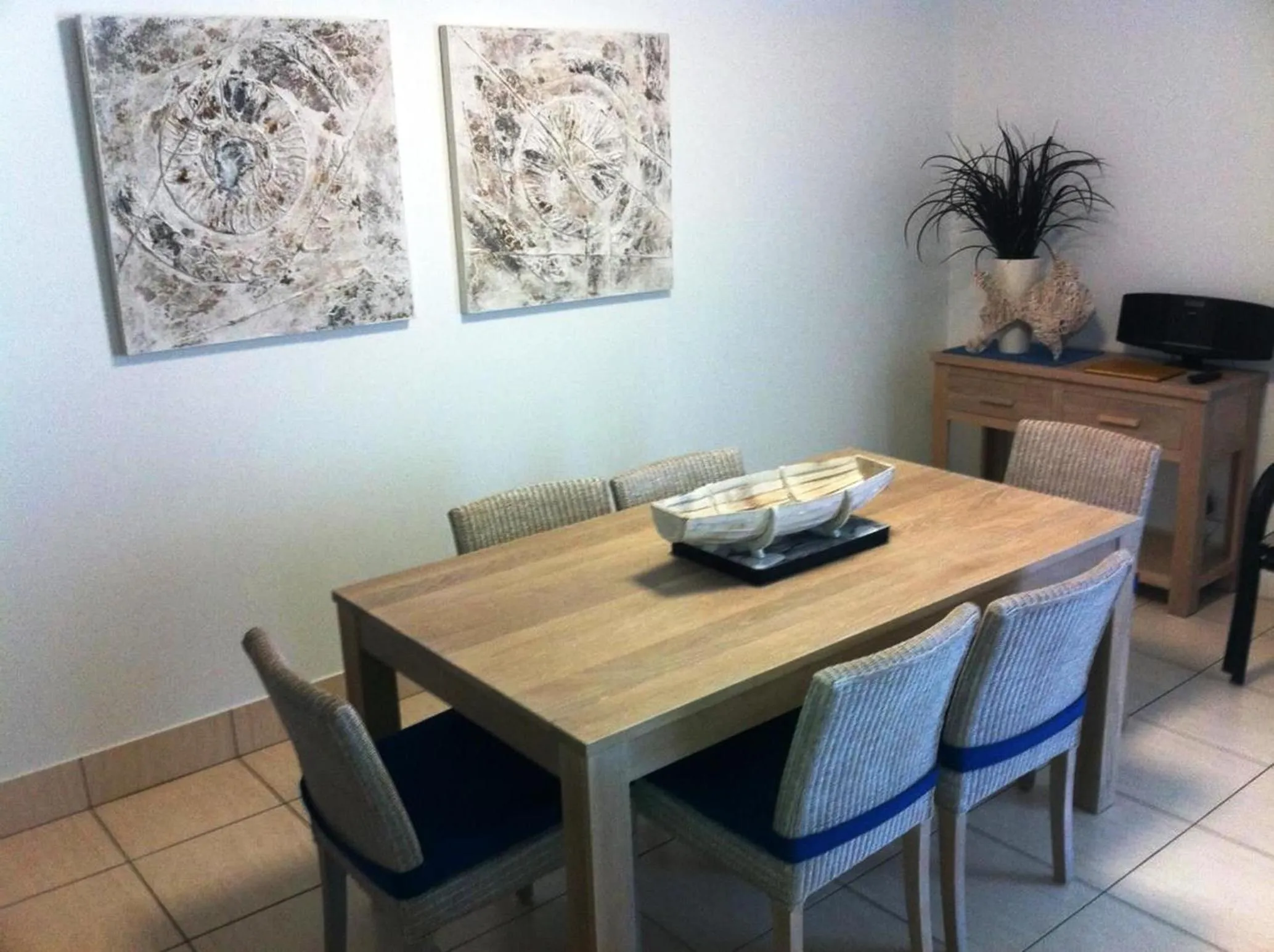Dining area in Coolum Caprice