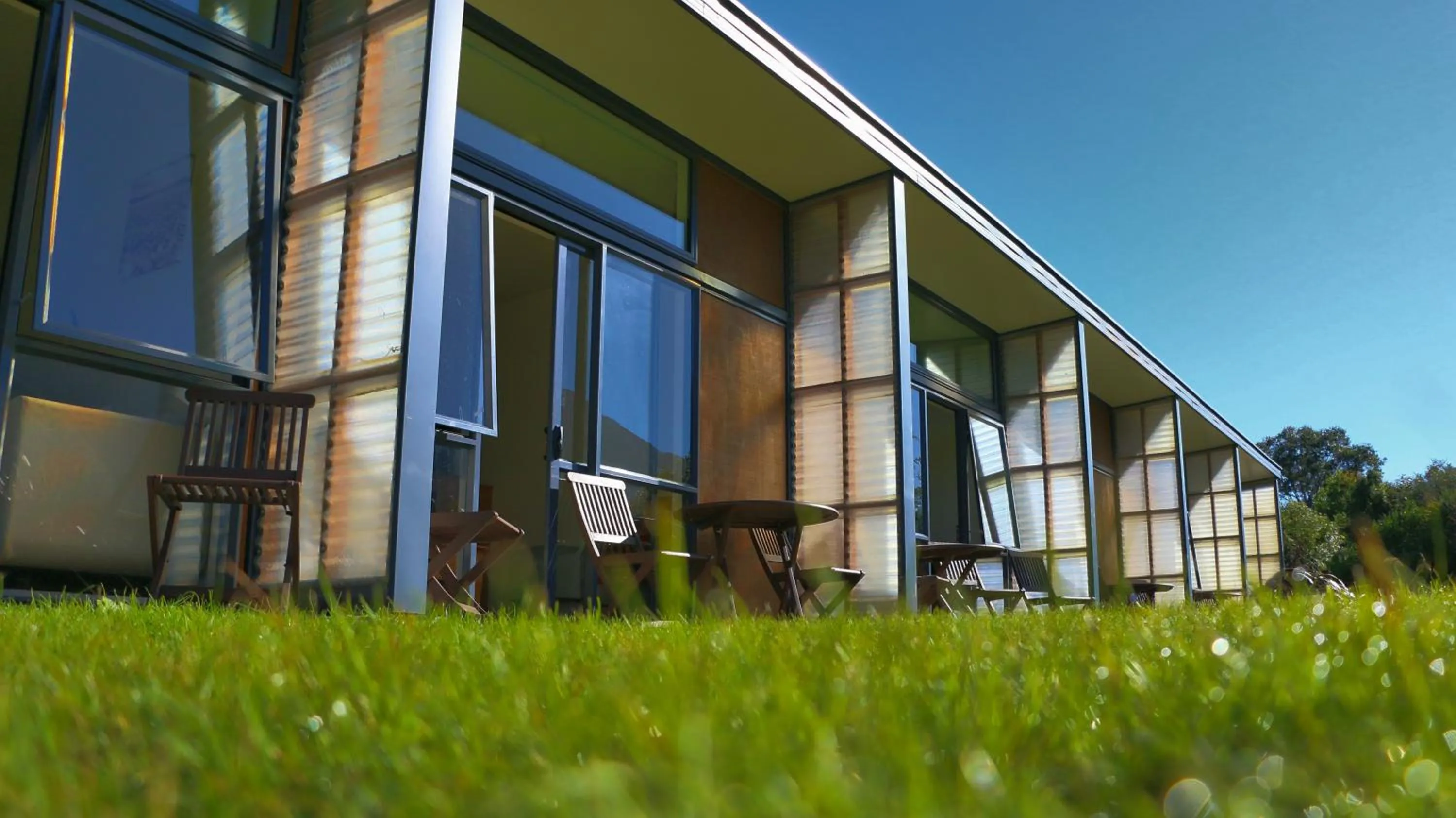 Property building in Sunset Motel